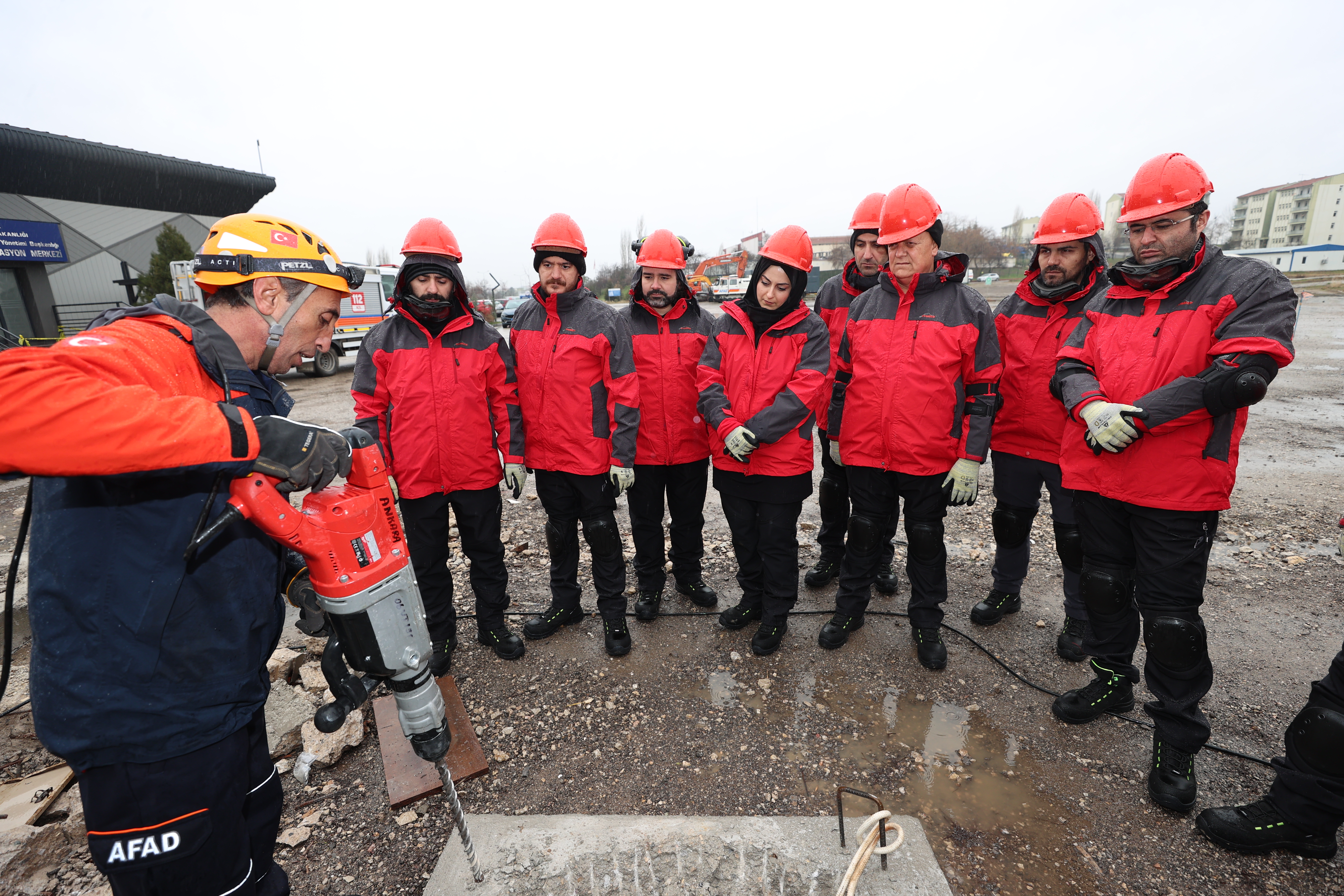 BAKANLIK PERSONELİNE AFAD’DAN ARAMA, KURTARMA EĞİTİMİ