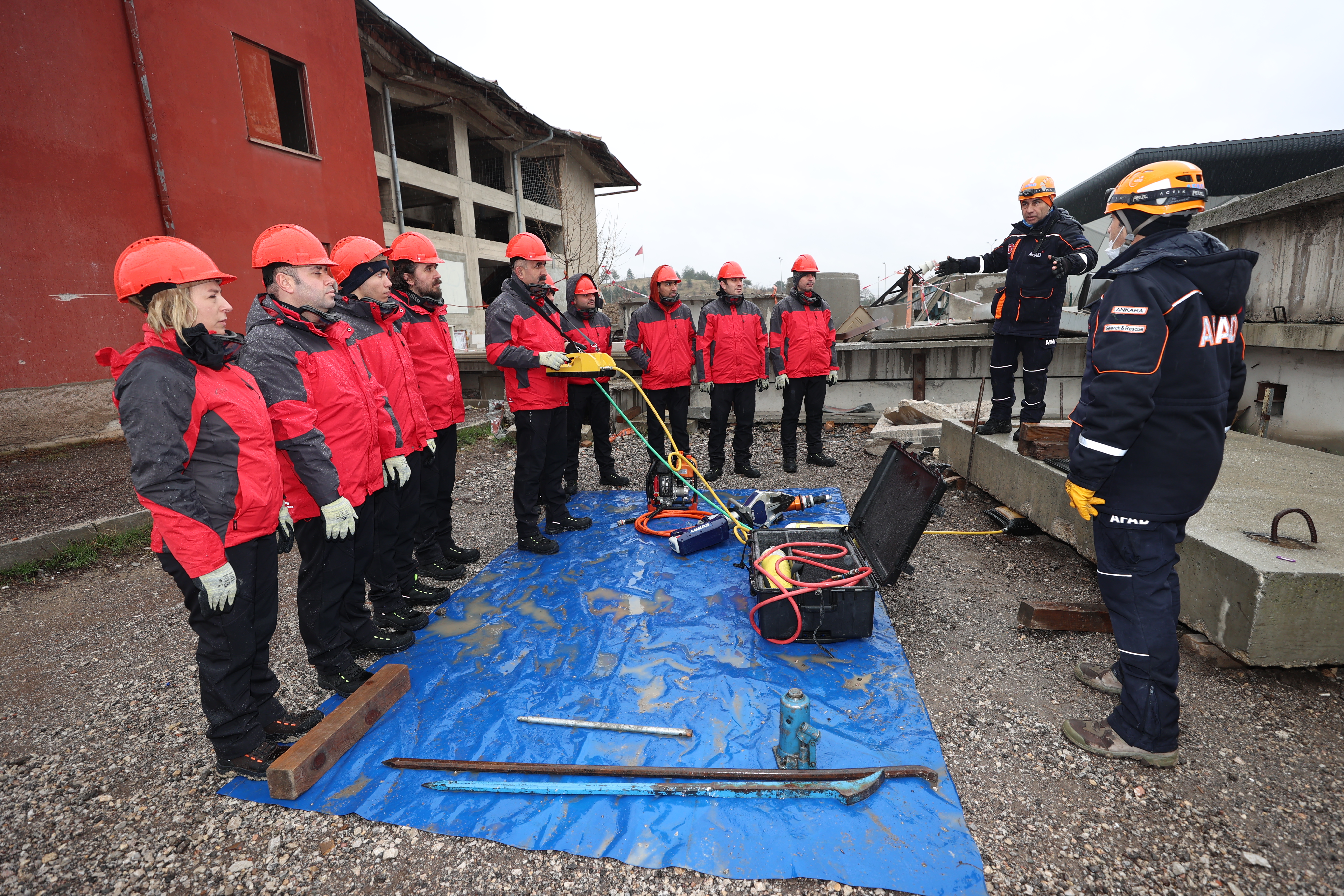 BAKANLIK PERSONELİNE AFAD’DAN ARAMA, KURTARMA EĞİTİMİ