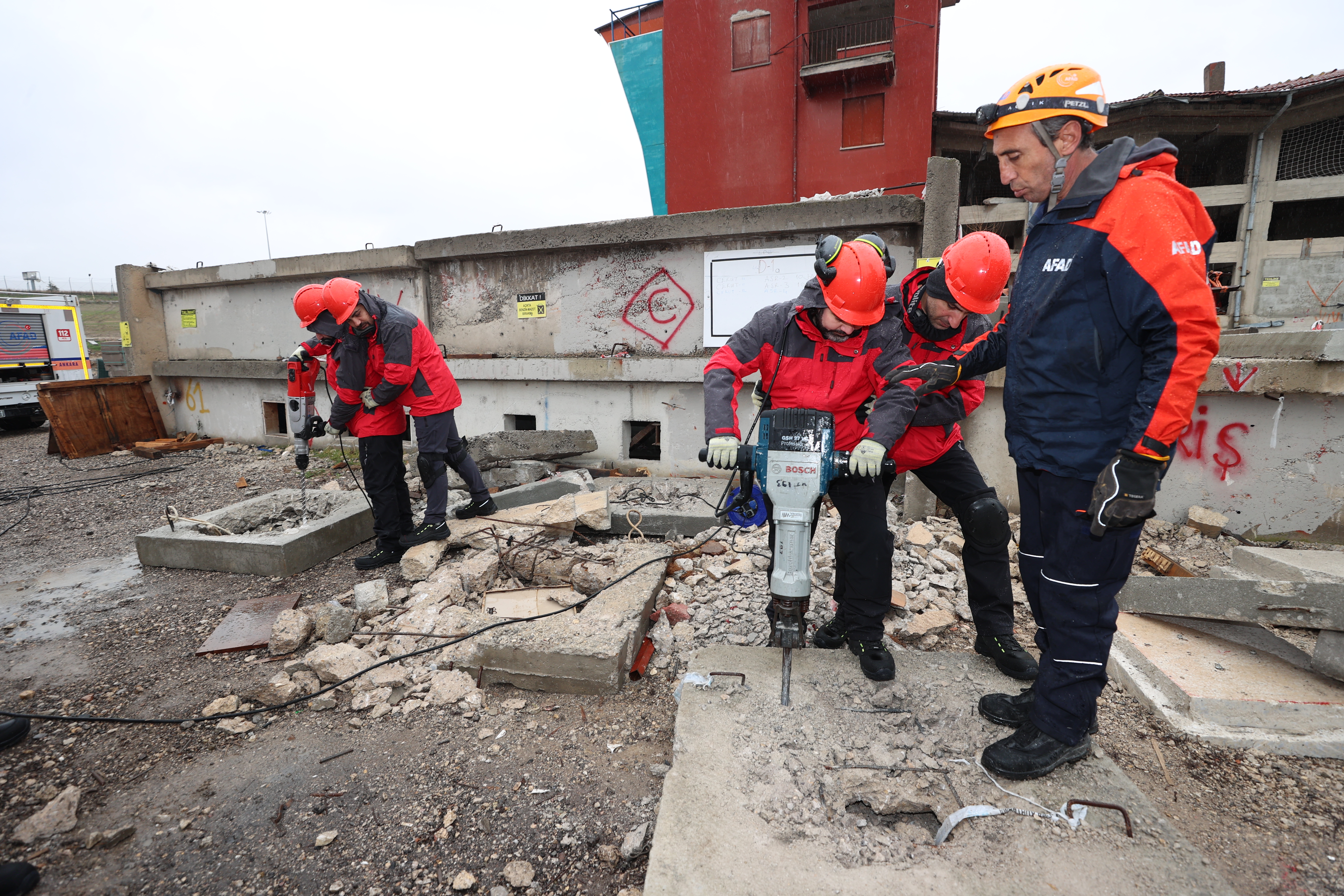 BAKANLIK PERSONELİNE AFAD’DAN ARAMA, KURTARMA EĞİTİMİ