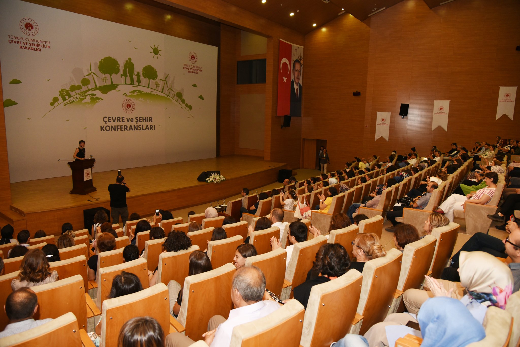 Çevre ve Şehircilik Bakanlığı'nda  ‘‘Çocukluğumdan Çocuğuma’’ Konferansı