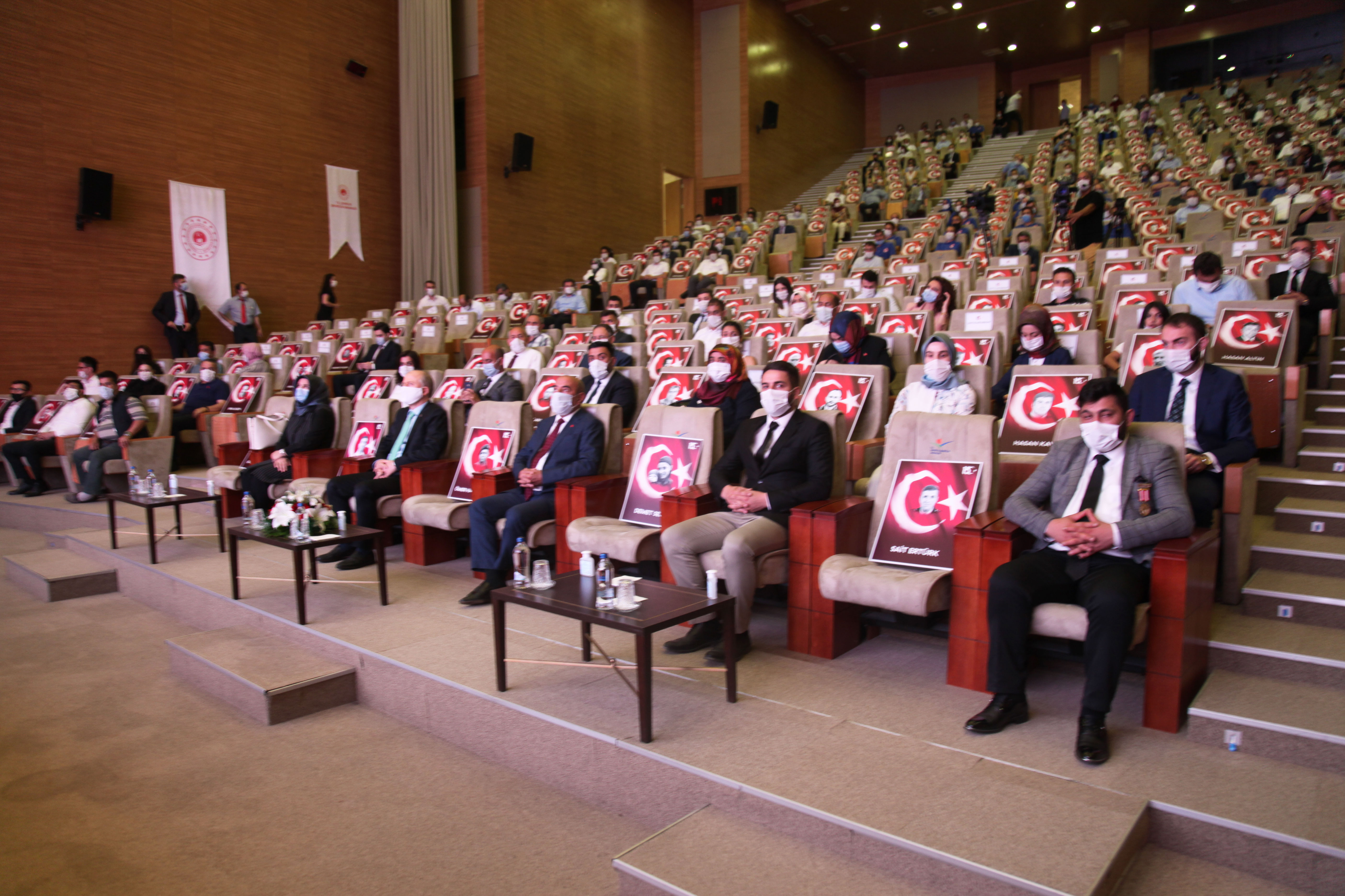 Çevre ve Şehircilik Bakanlığı'nda 15 Temmuz Demokrasi  ve Millî Birlik Günü Anma Etkinliği gerçekleştirildi.