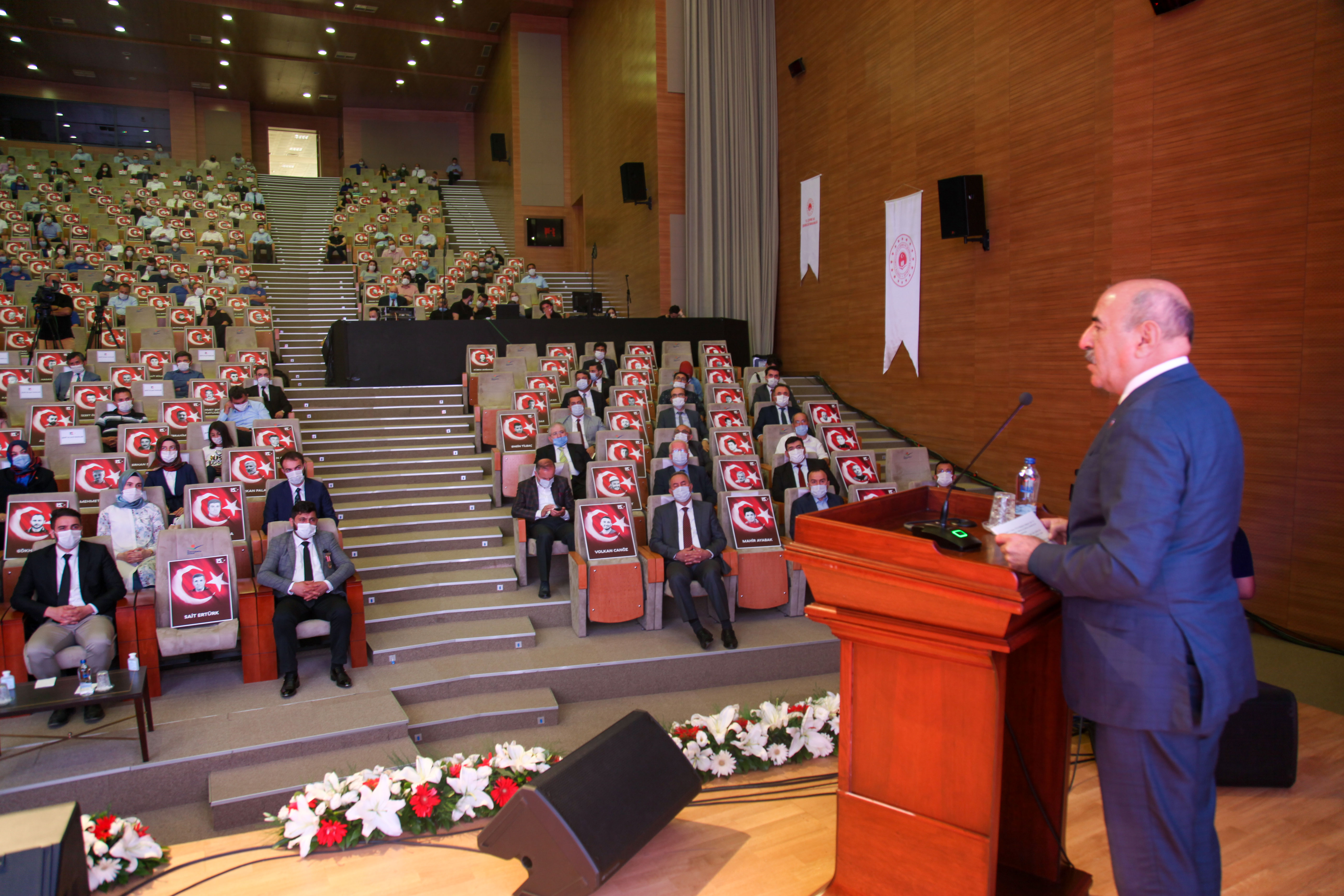 Çevre ve Şehircilik Bakanlığı'nda 15 Temmuz Demokrasi  ve Millî Birlik Günü Anma Etkinliği gerçekleştirildi.