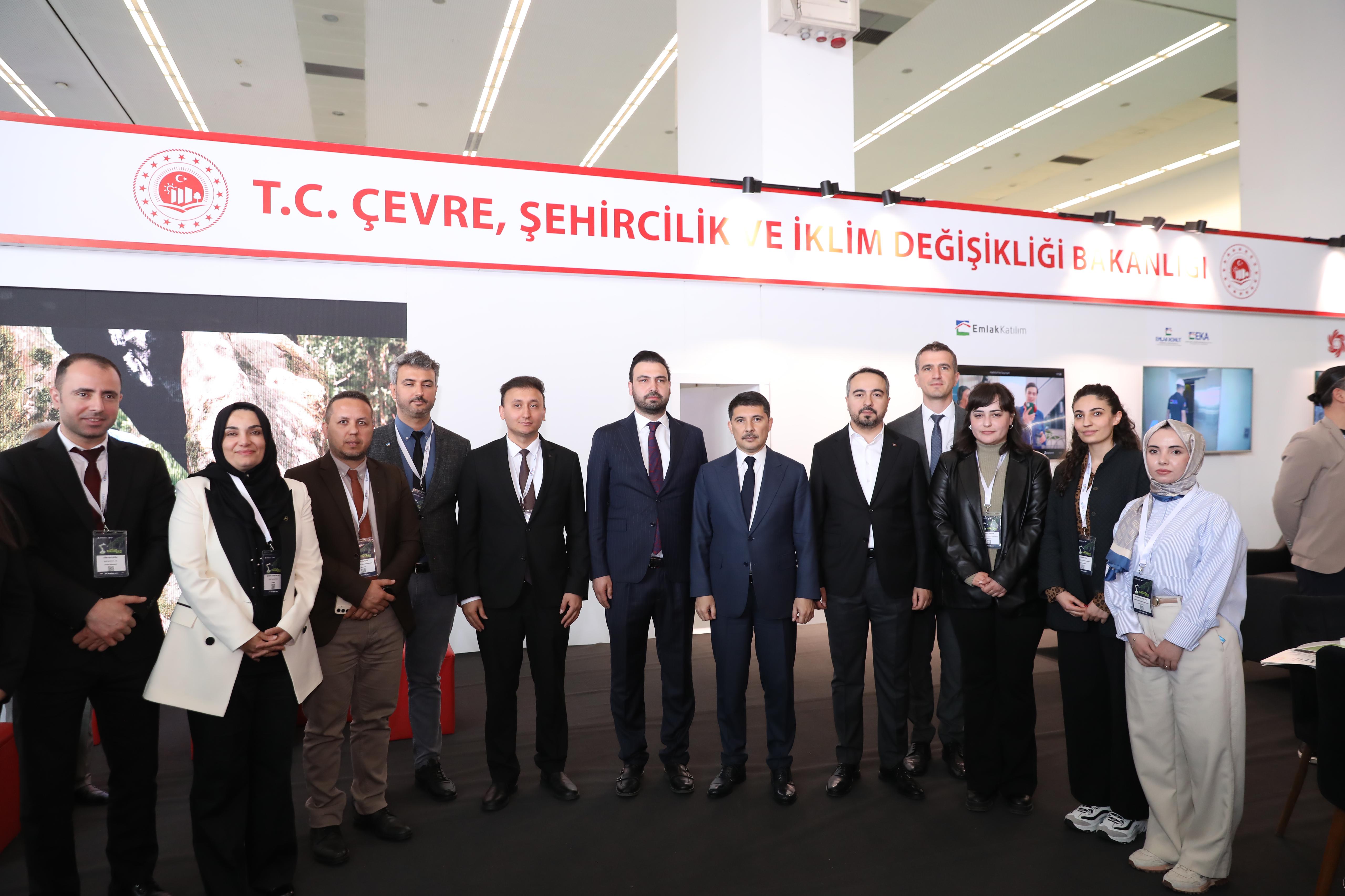 CUMHURBAŞKANLIĞI ÖZEL KALEM MÜDÜRÜ PROF. DR. HASAN DOĞAN STANDIMIZI ZİYARET ETTİ