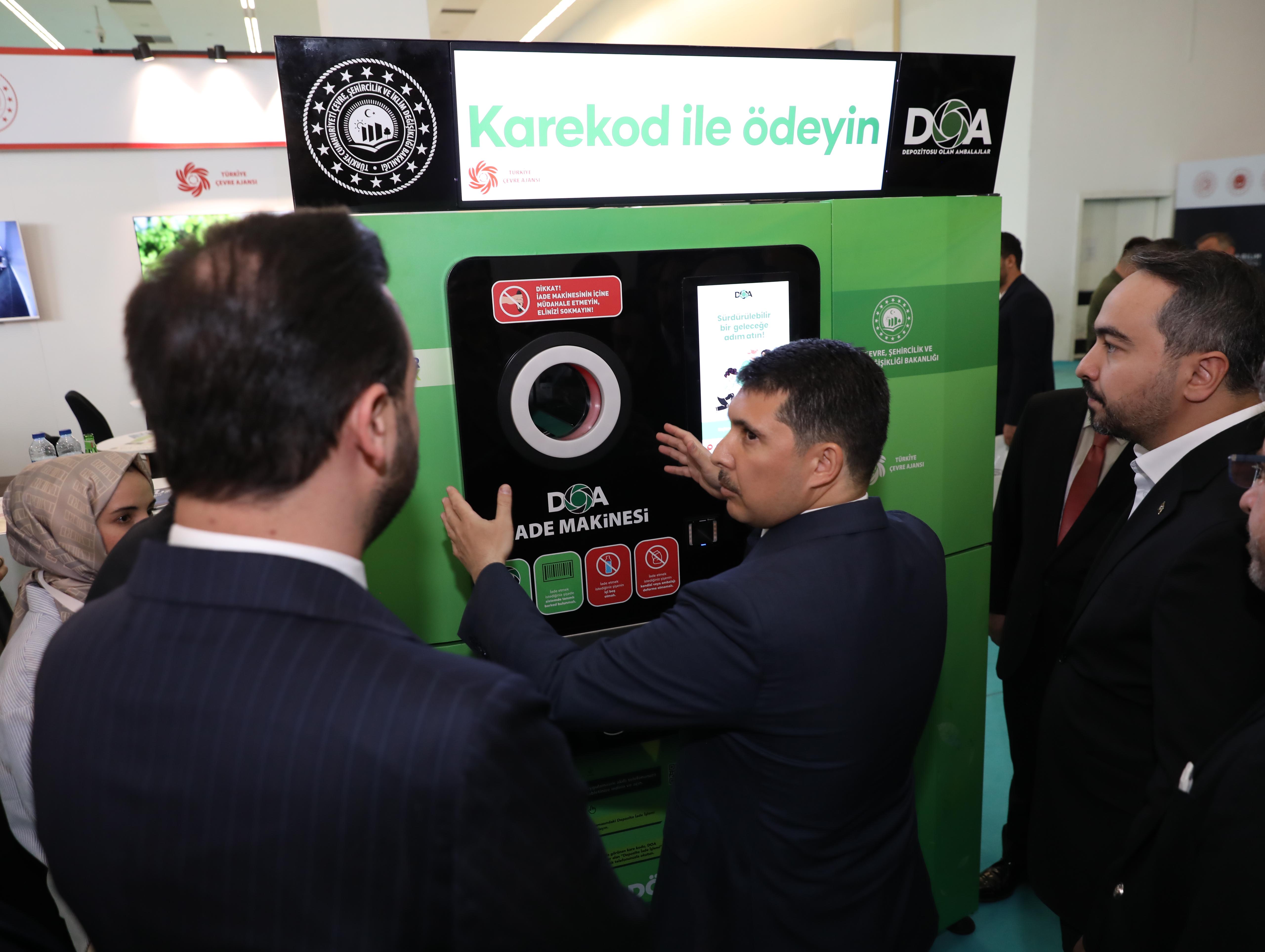 CUMHURBAŞKANLIĞI ÖZEL KALEM MÜDÜRÜ PROF. DR. HASAN DOĞAN STANDIMIZI ZİYARET ETTİ