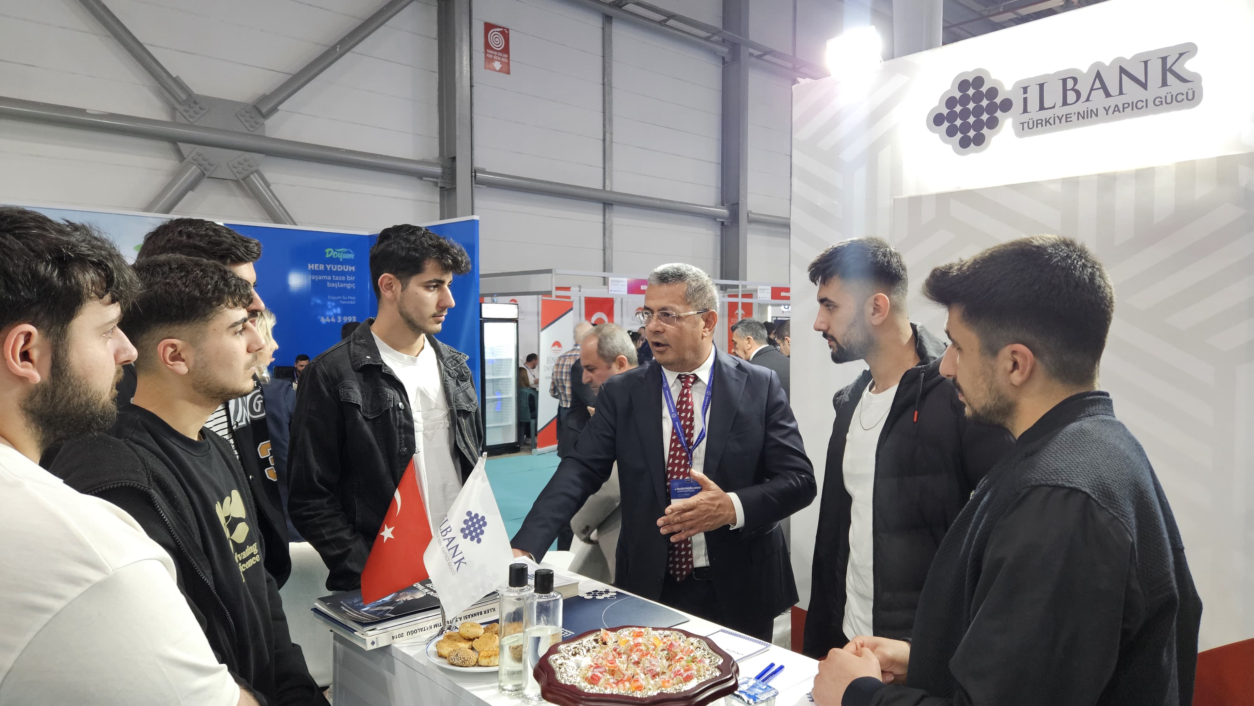 KUZEYDOGˆU ANADOLU KARİYER FUARI’NDA BAKANLIĞIMIZ STANDI BÜYÜL İLGİ İLE GÖRDÜ