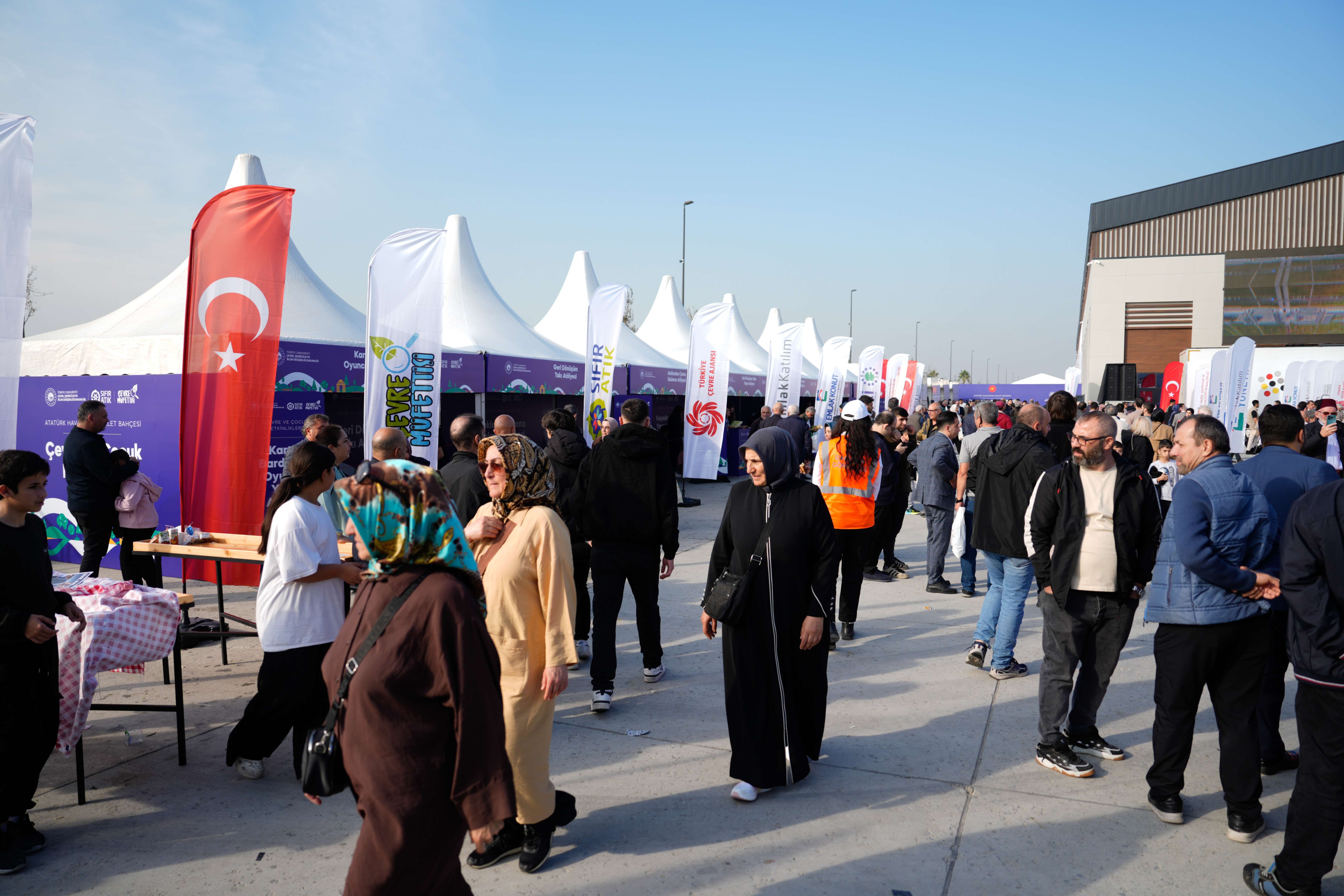 TÜRKİYE'NİN EN BÜYÜK ŞEHİR PARKI: ATATÜRK HAVALİMANI MİLLET BAHÇESİ AÇILDI