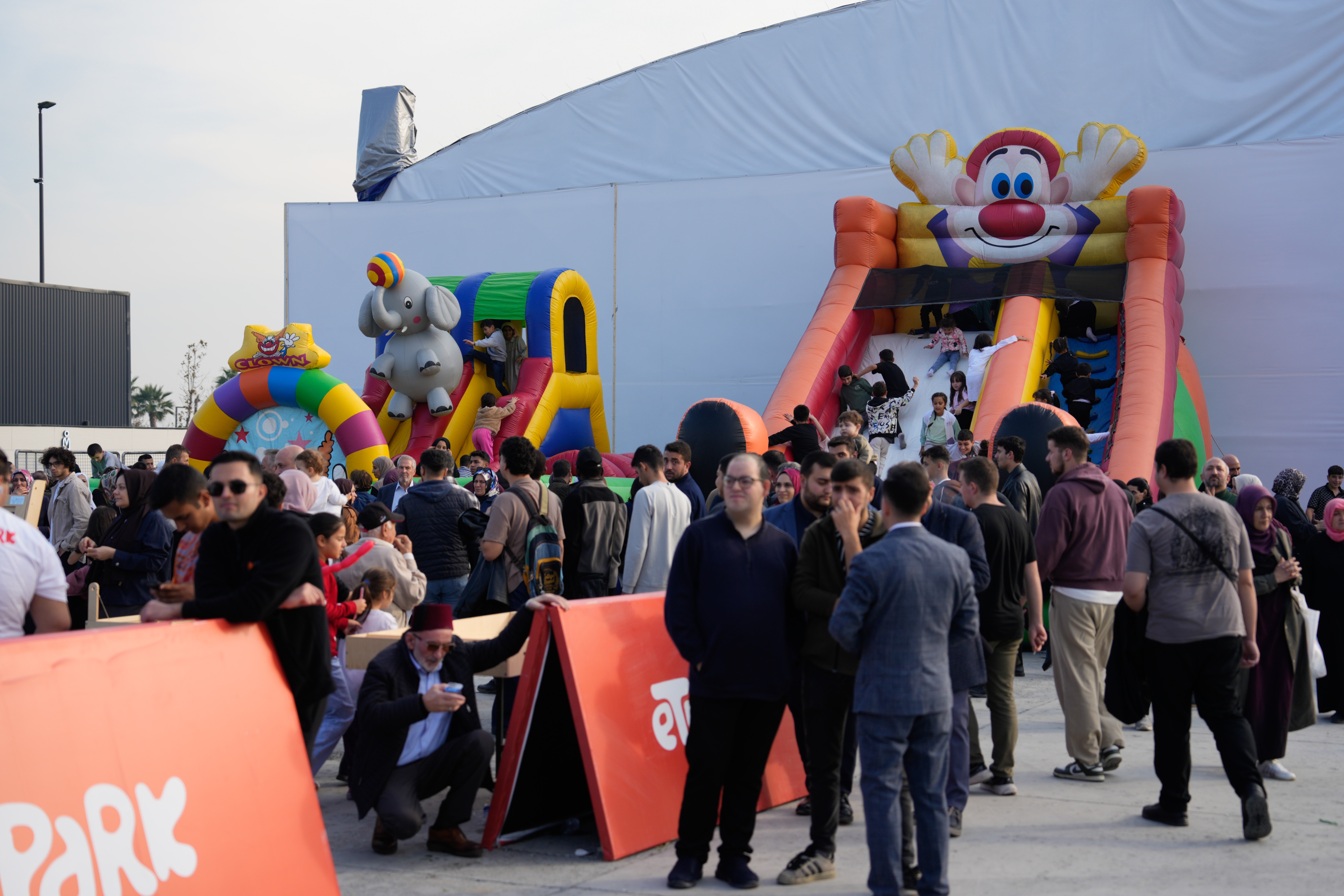 TÜRKİYE'NİN EN BÜYÜK ŞEHİR PARKI: ATATÜRK HAVALİMANI MİLLET BAHÇESİ AÇILDI