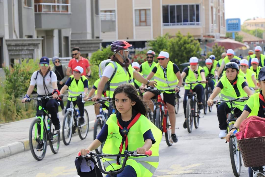 1-7 Haziran Türkiye Çevre Haftası Etkinlikleri Kapsamında Çevre Dostu Bir Yaşam İçin Bisiklet Turu Etkinliğimizi Gerçekleştirdik