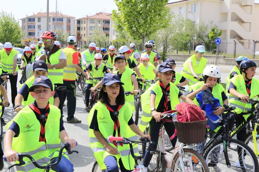 1-7 Haziran Türkiye Çevre Haftası Etkinlikleri Kapsamında Çevre Dostu Bir Yaşam İçin Bisiklet Turu Etkinliğimizi Gerçekleştirdik