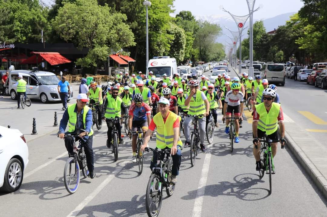 1-7 Haziran Türkiye Çevre Haftası Etkinlikleri Kapsamında Çevre Dostu Bir Yaşam İçin Bisiklet Turu Etkinliğimizi Gerçekleştirdik