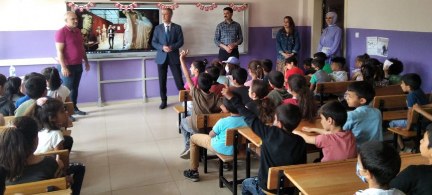 Şehit Cengiz Topel Mithat Paşa İlkokuluna 1 – 7 Haziran Türkiye Çevre Haftası Etkinlikleri Kapsamında Sıfır Atık Projesi Eğitimi
