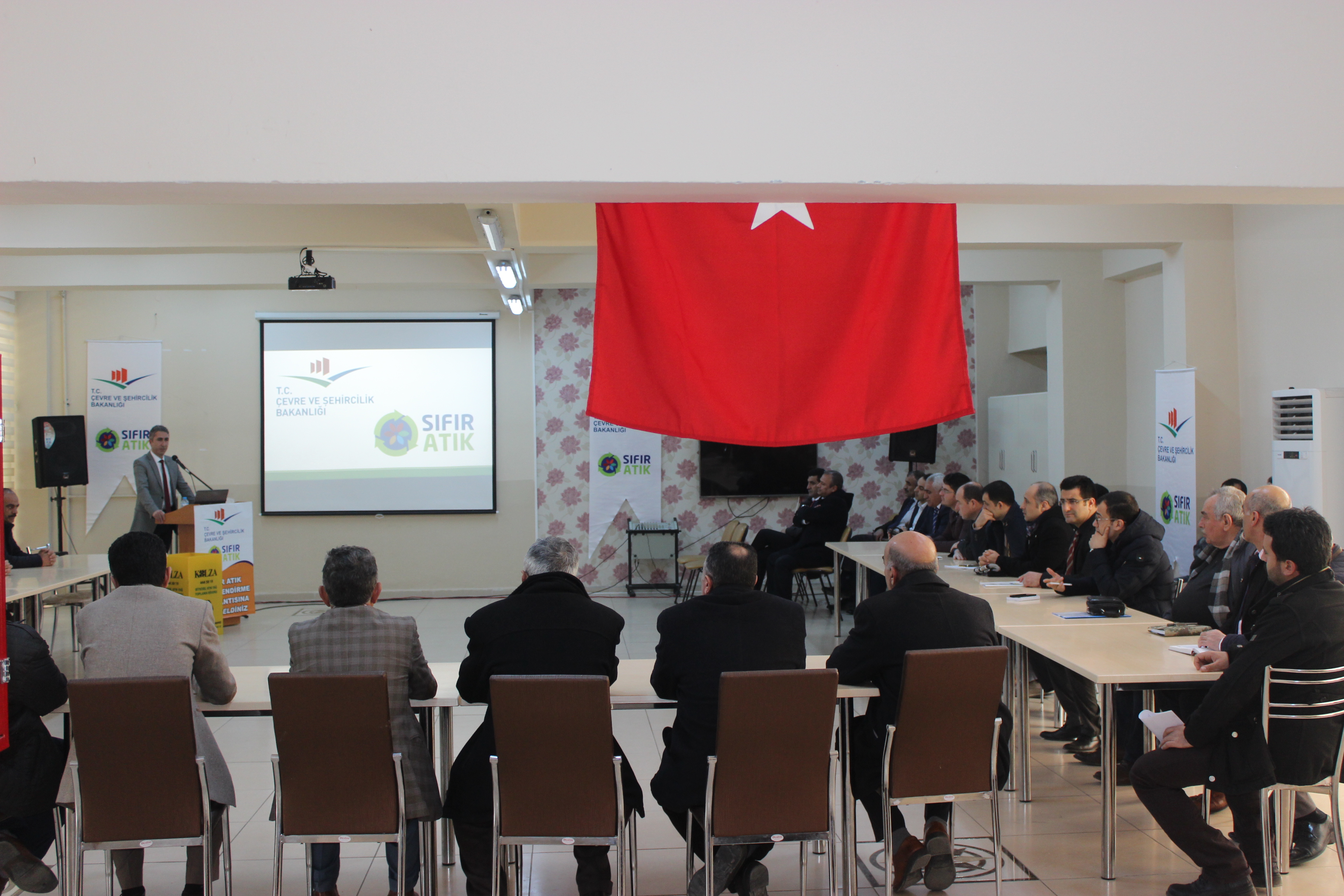 İL MÜDÜRLÜĞÜMÜZDE “SIFIR ATIK PROJESİ” BİLGİLENDİRME VE DEĞERLENDİRME TOPLANTISI TAPILDI