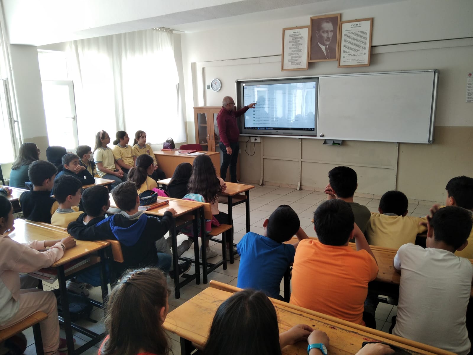 Şehit Ast. Sb. Tamer Meriç Ortaokulu Müdürlüğü Personel, Öğretmen ve Öğrencilerine Sıfır Atık Projesi Eğitimi