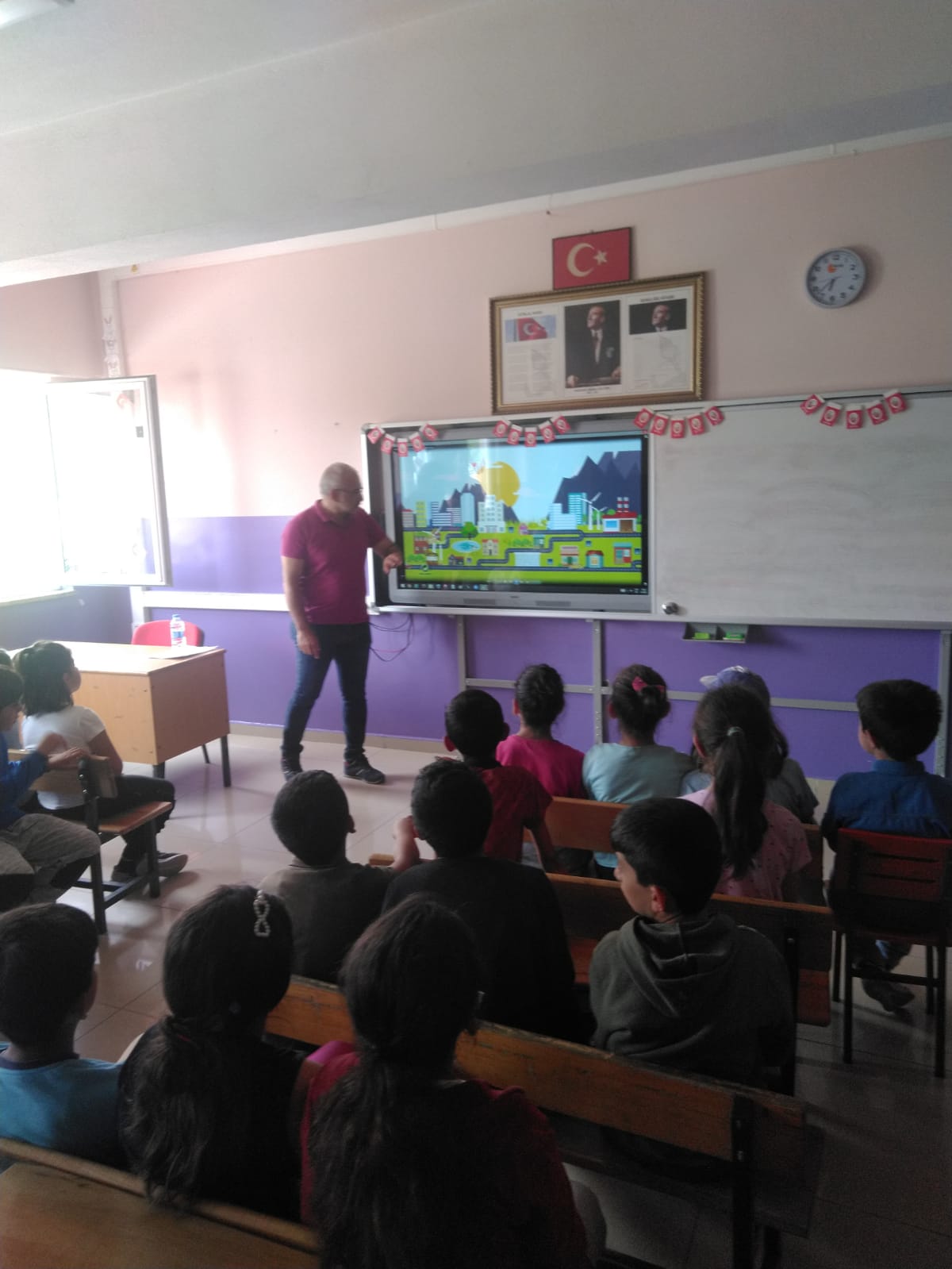 Şehit Cengiz Topel Mithat Paşa İlkokuluna 1 – 7 Haziran Türkiye Çevre Haftası Etkinlikleri Kapsamında Sıfır Atık Projesi Eğitimi