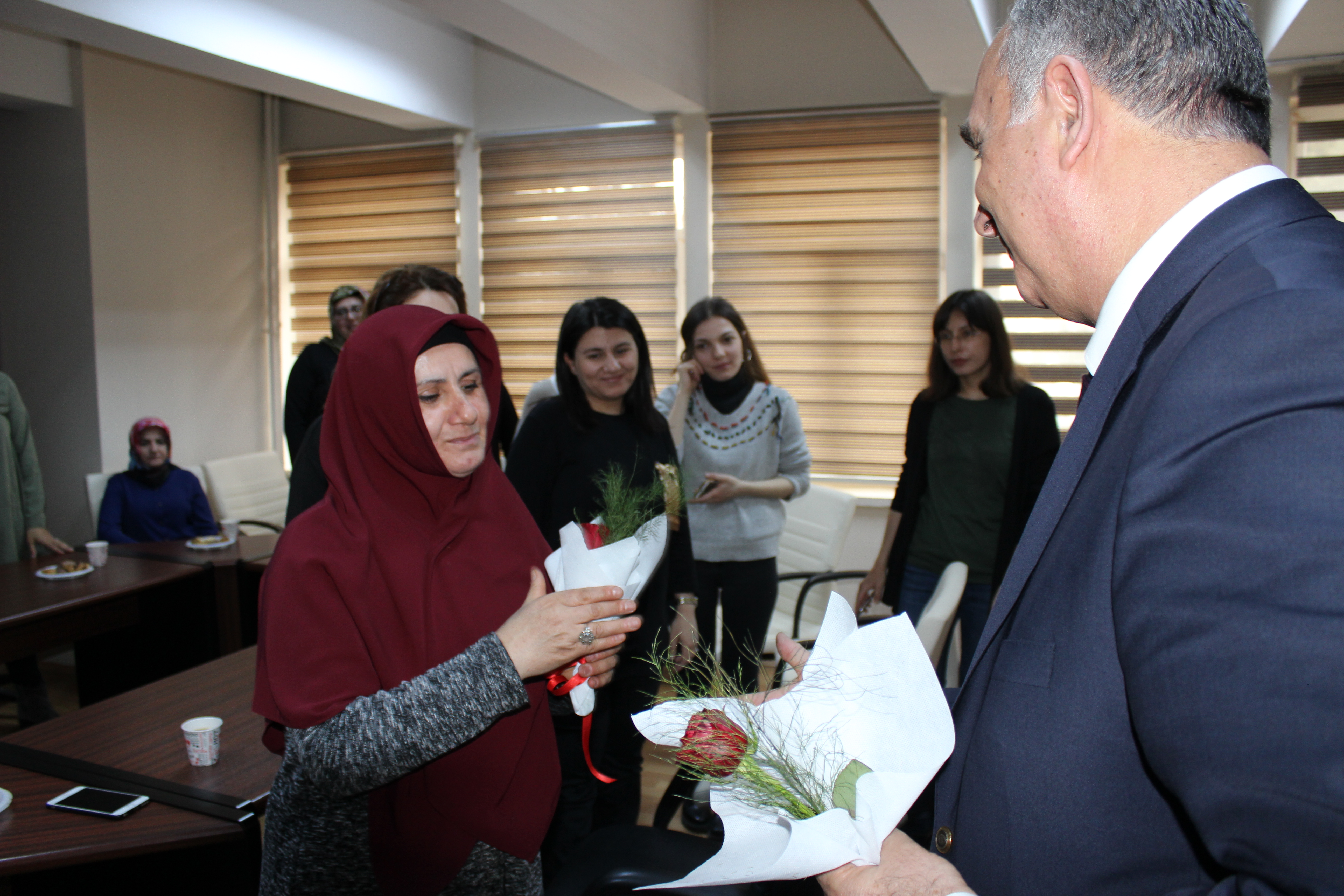 8 MART DÜNYA KADINLAR GÜNÜ