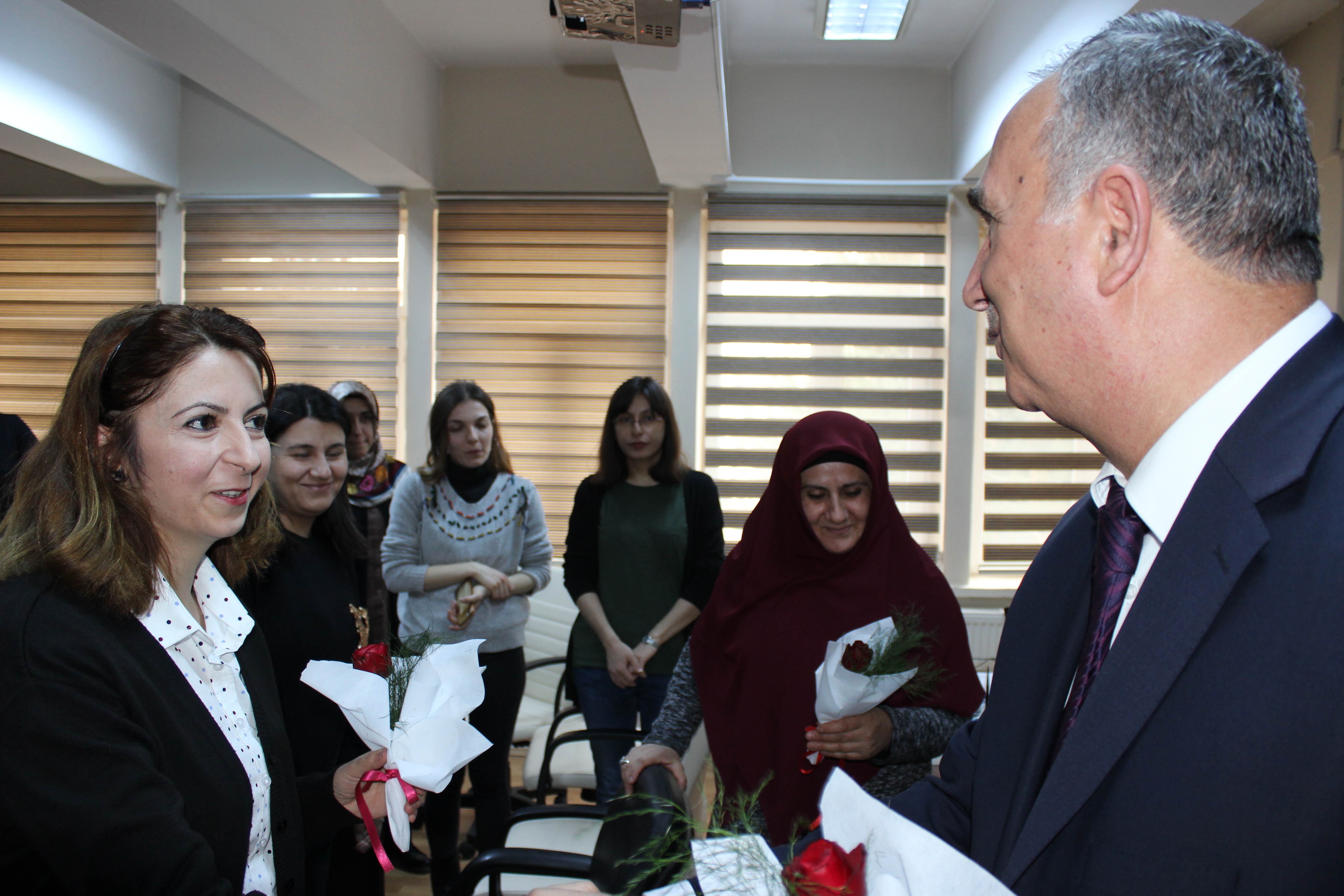 8 MART DÜNYA KADINLAR GÜNÜ