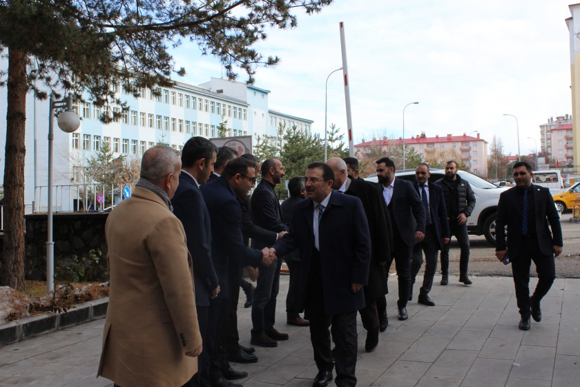 Eski İçişleri Bakanımız ve Erzurum Ak Parti Milletvekili Sayın Selami ALTINOK ve Heyeti İl Müdürümüz Sayın Ali LALOĞLU'NU ziyaret ettiler