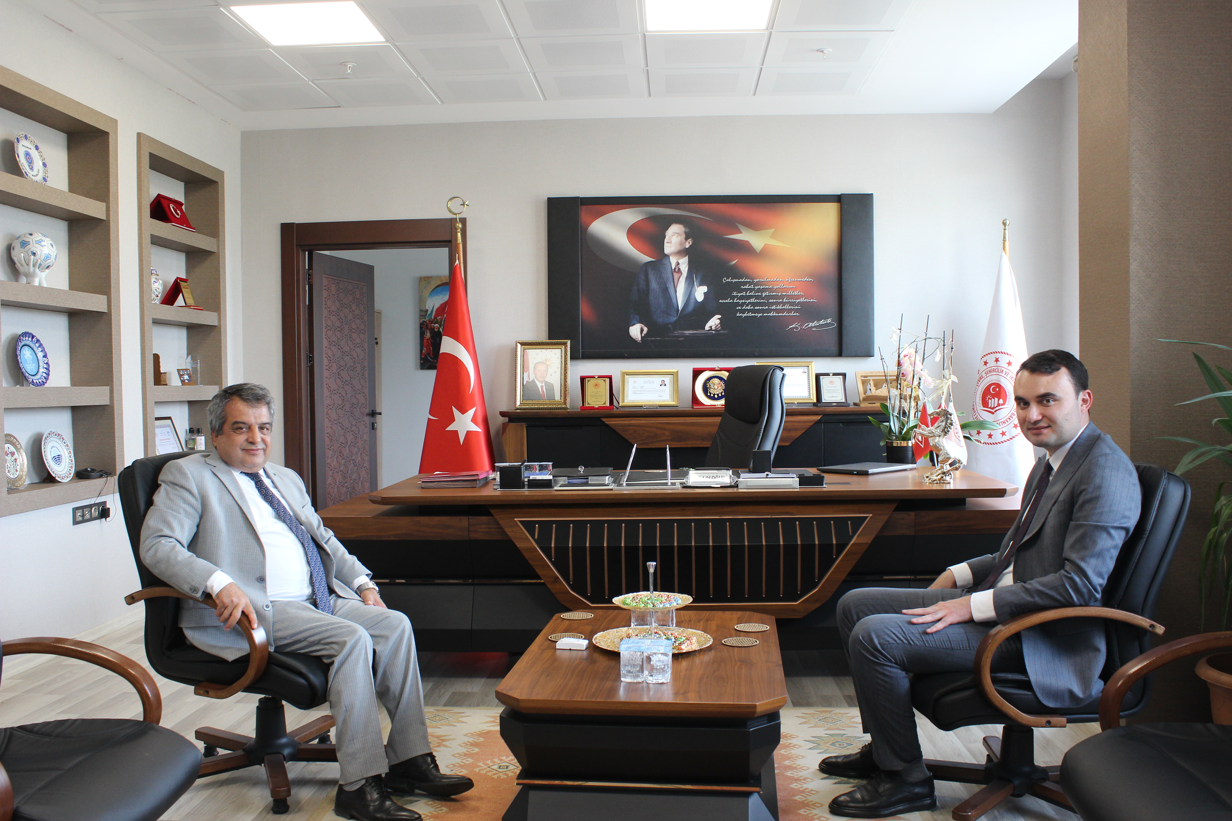 TEKMAN KAYMAKAMI SAYIN HASAN RAŞİT TAŞKIN’ DAN VEDA ZİYARETİ