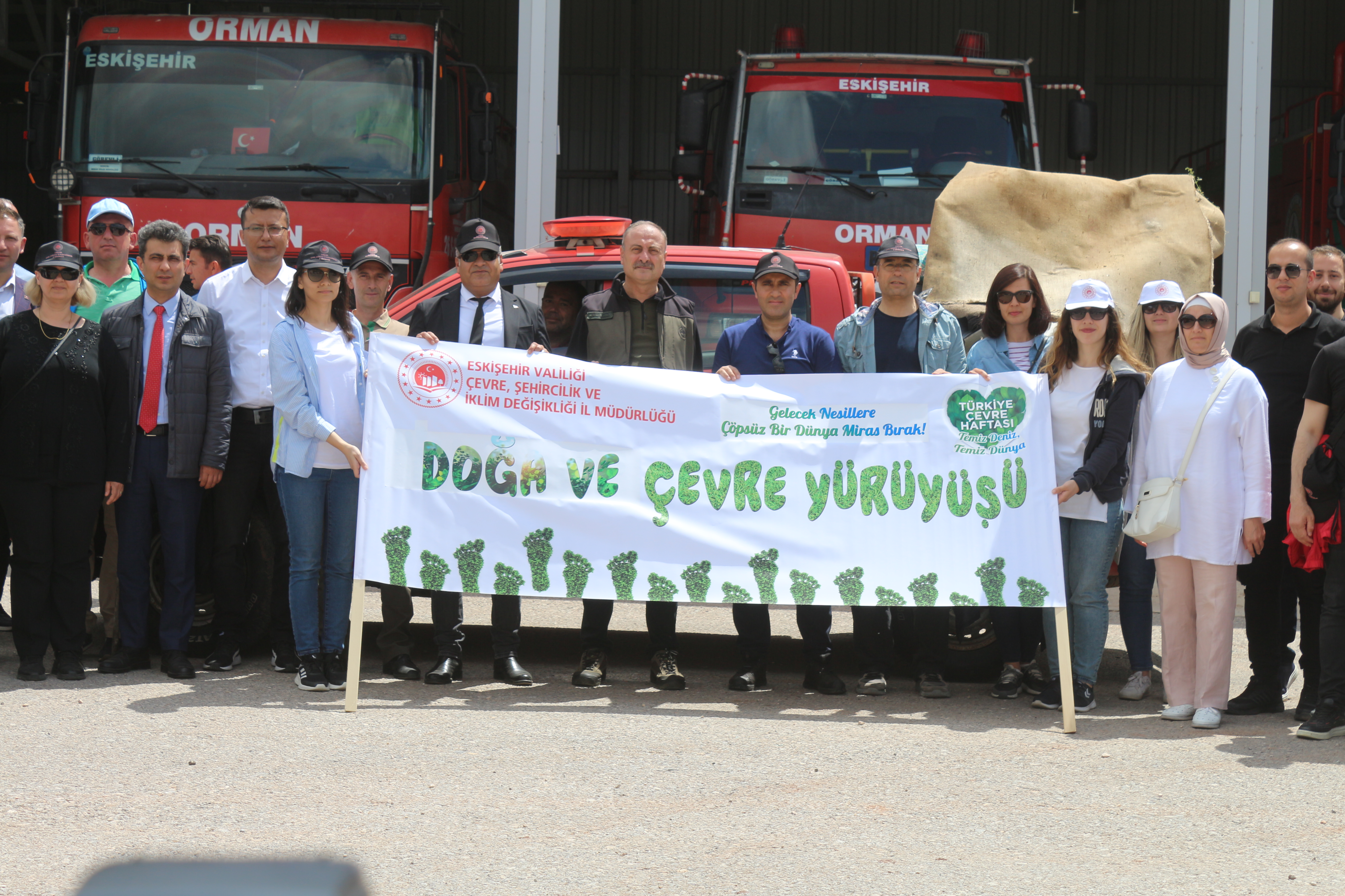 ÇEVRE TEMİZLİĞİ ETKİNLİĞİ İLE ÇEVRE YÜRÜYÜŞÜMÜZÜ GERÇEKLEŞTİRDİK