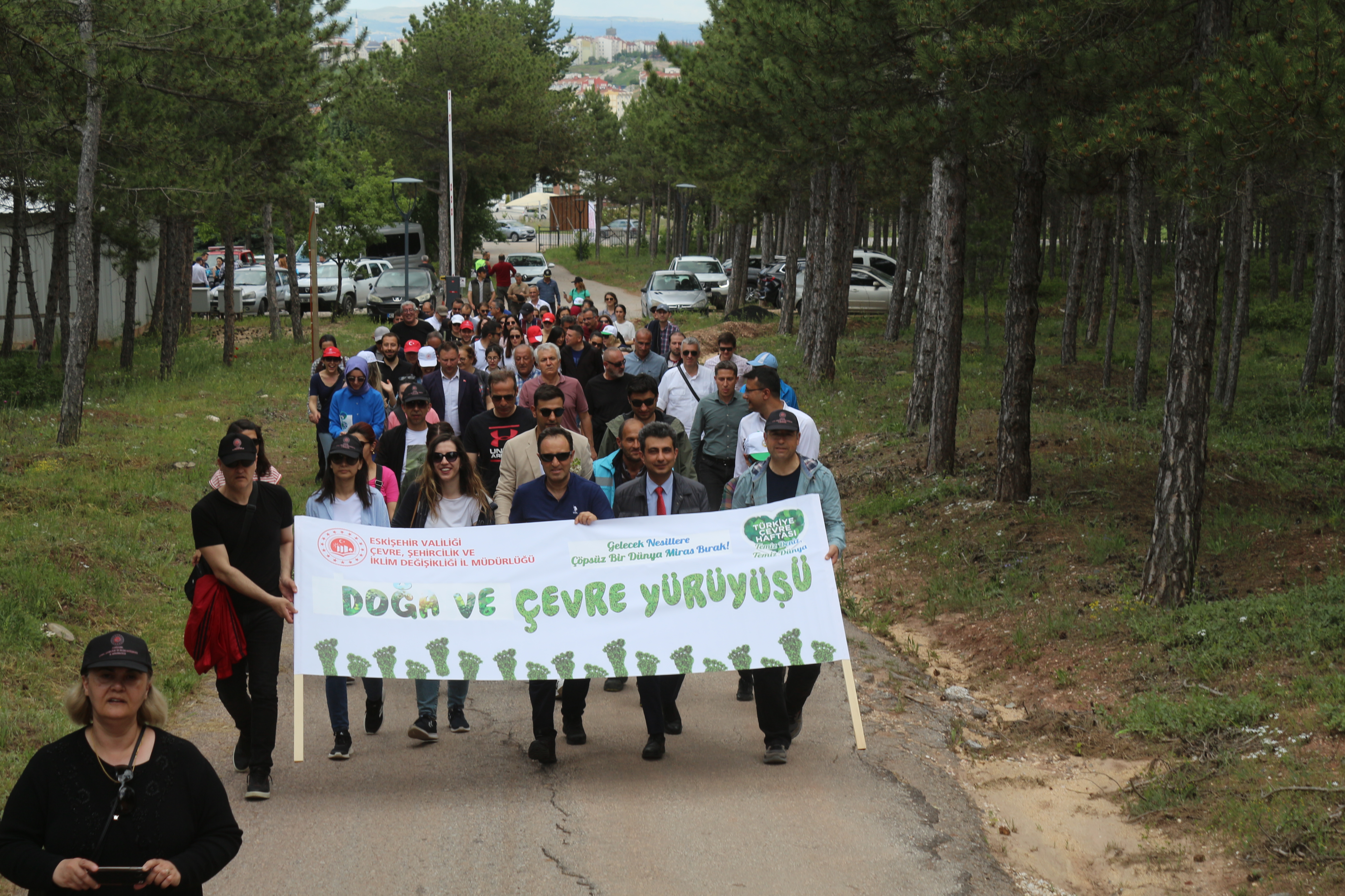 ÇEVRE TEMİZLİĞİ ETKİNLİĞİ İLE ÇEVRE YÜRÜYÜŞÜMÜZÜ GERÇEKLEŞTİRDİK