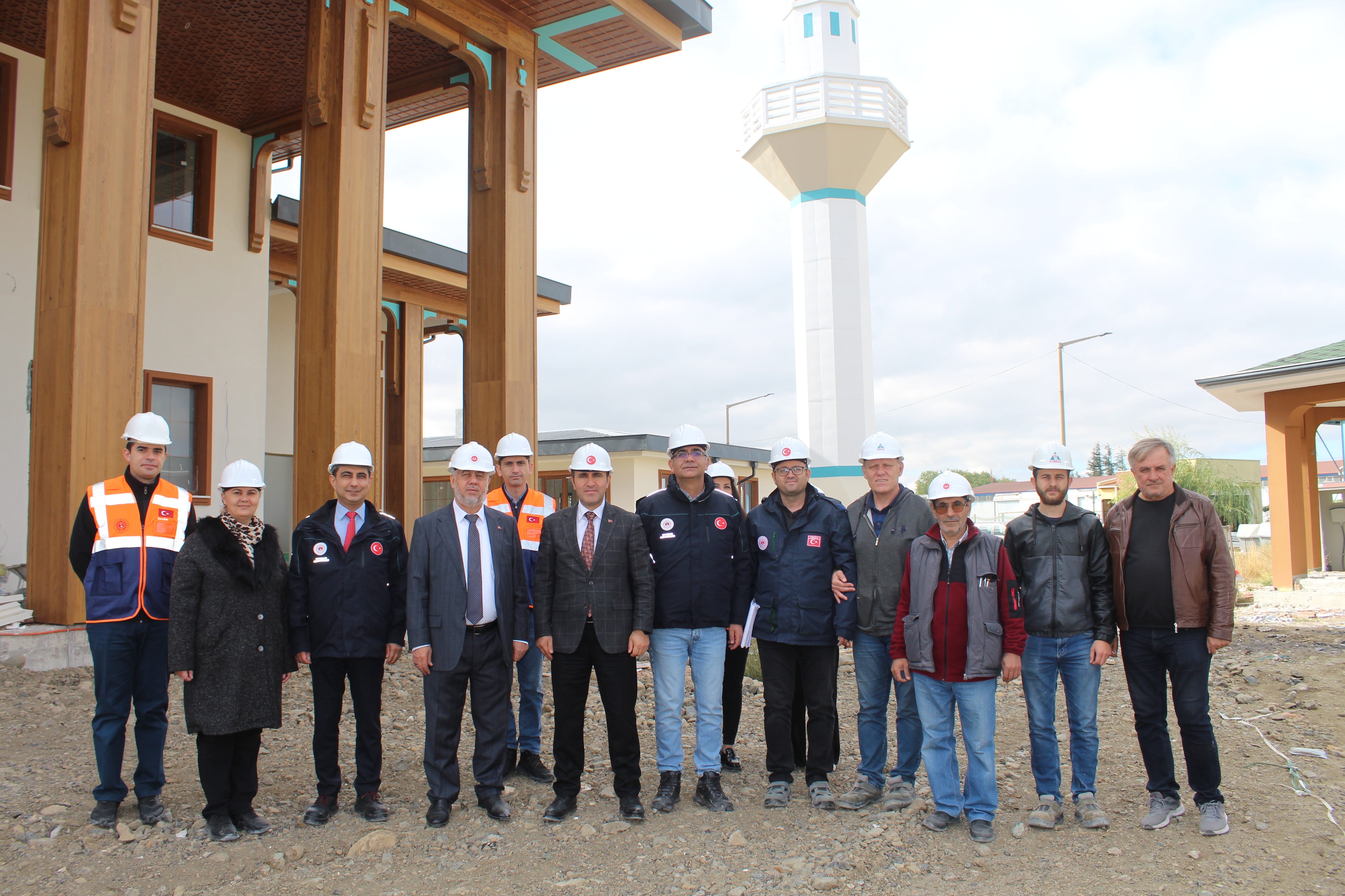 KAMU YATIRIMLARINDA, İL MÜDÜRÜMÜZ HİKMET ÇELİK ŞANTİYE DENETİMİNDE