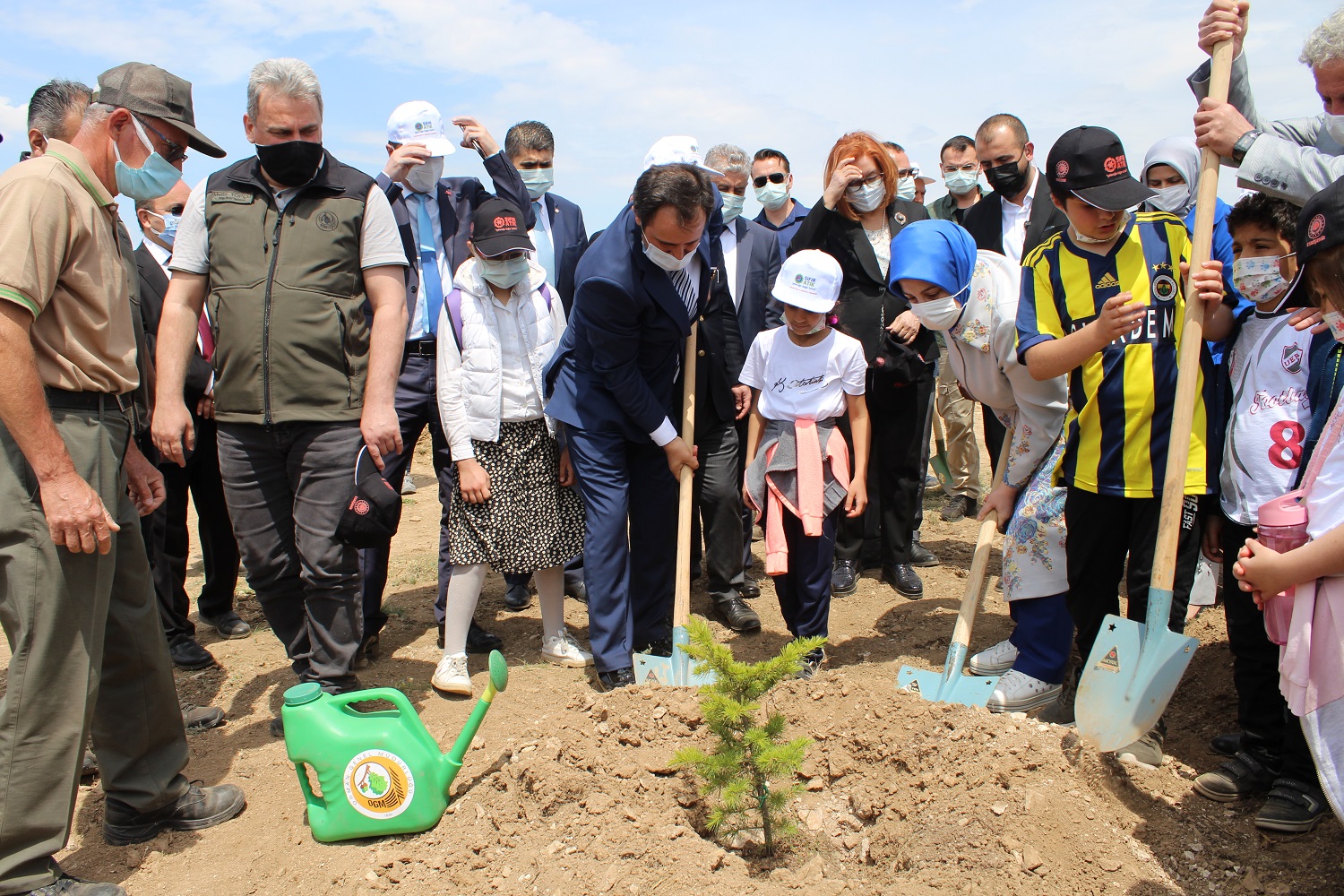 SIFIR ATIK KAZANIMLARI ORMANIMIZIN FİDANLARINI DİKTİK