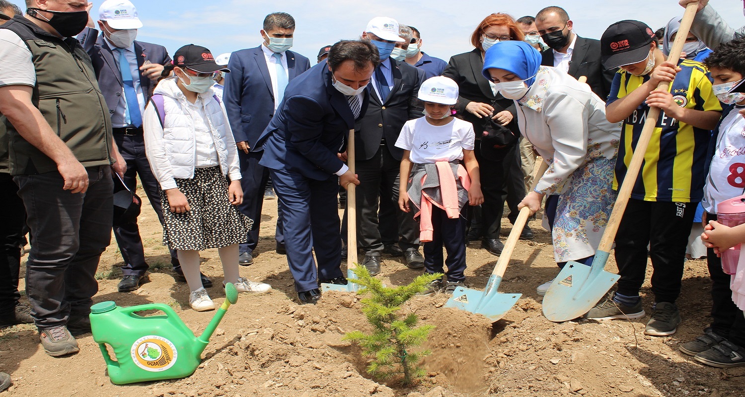 SIFIR ATIK KAZANIMLARI ORMANIMIZIN FİDANLARINI DİKTİK