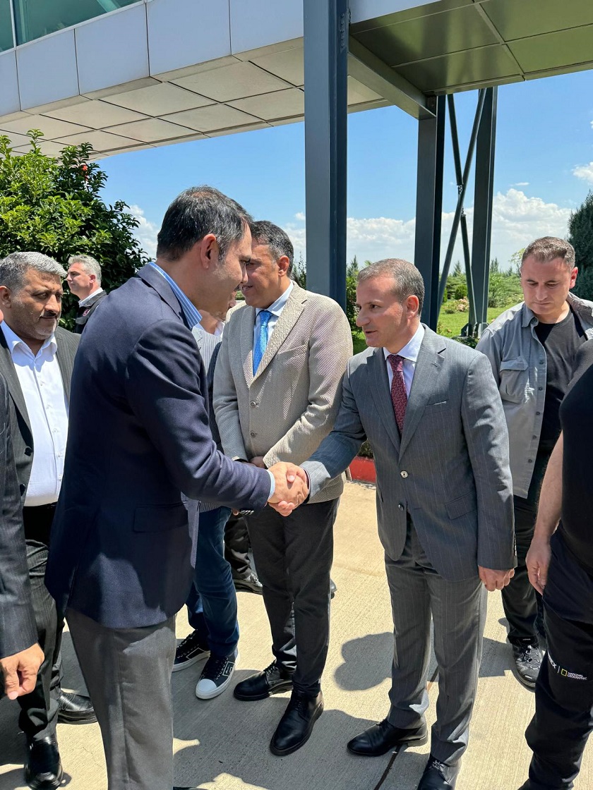 İlimize teşrif eden Bakanımız Sayın Murat KURUM' u havaalanında karşıladık