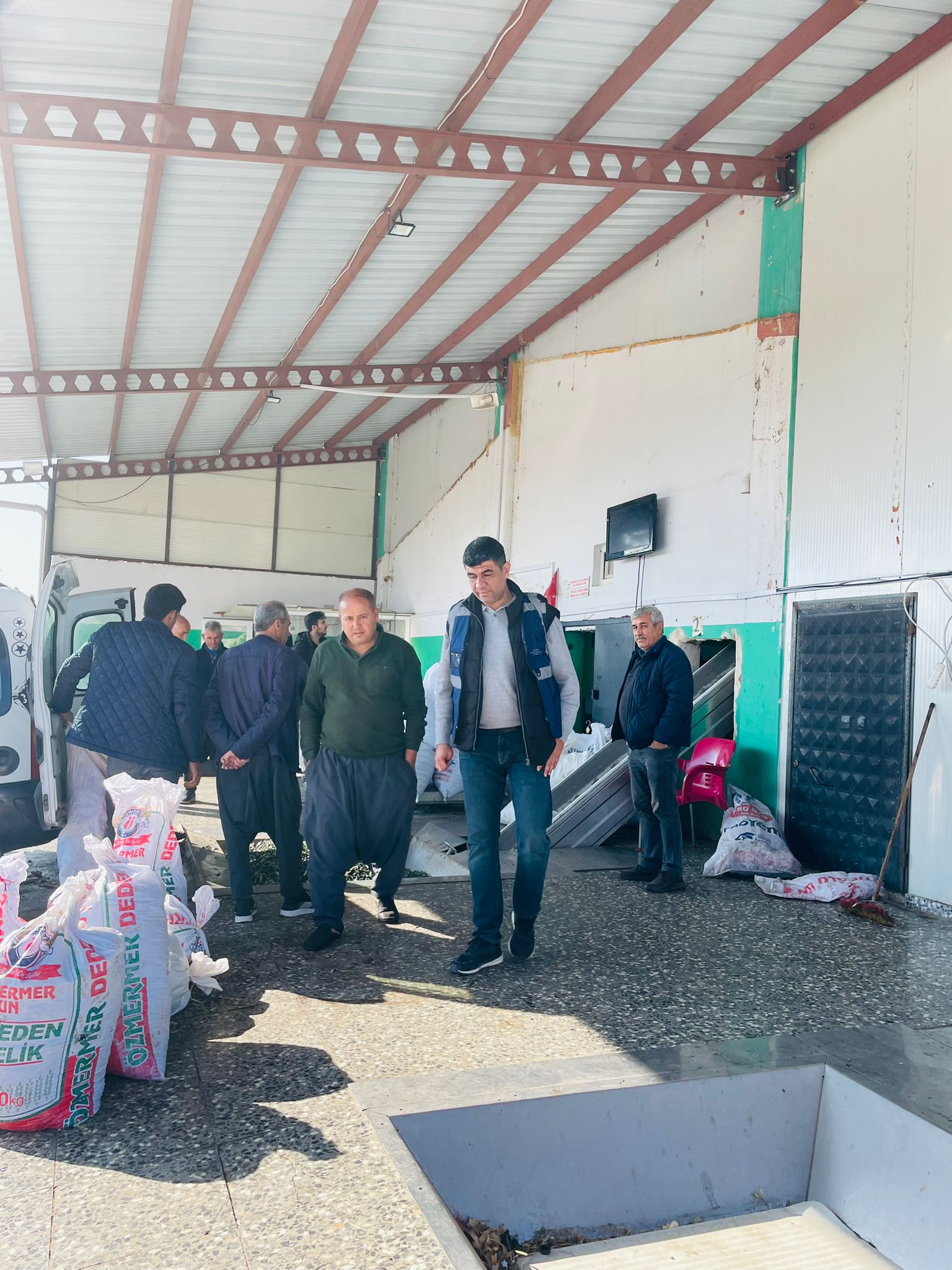 2872 sayılı Çevre Kanunu kapsamında Çevre Yönetimi ve Denetim Şubesi tarafından ilimizde yer alan Zeytinyağ üretim tesislerine denetimlerimiz devam etmektedir.