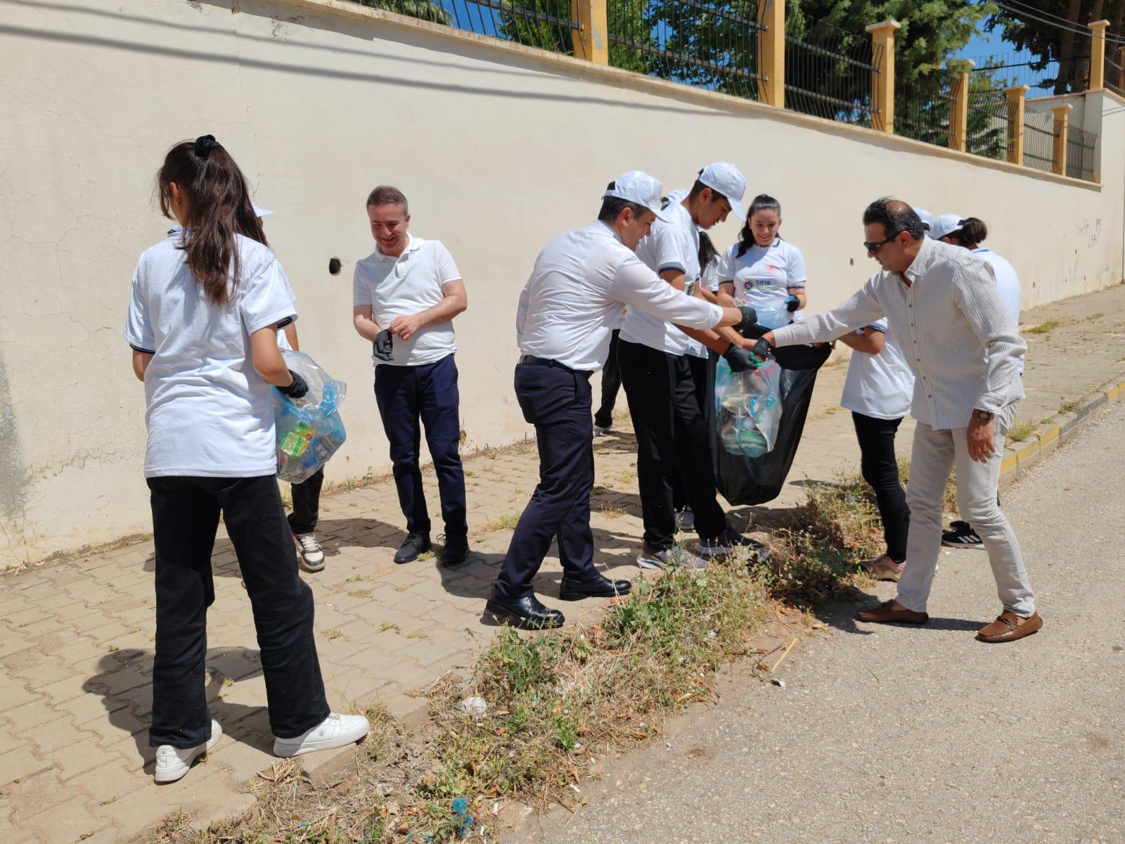 5 - 9 Haziran Çevre  Haftası kutlamaları kapsamında İslahiye Anadolu Lisesinde Grafiti çalışması ve Çevre Temizliği Etkinliği düzenlendik