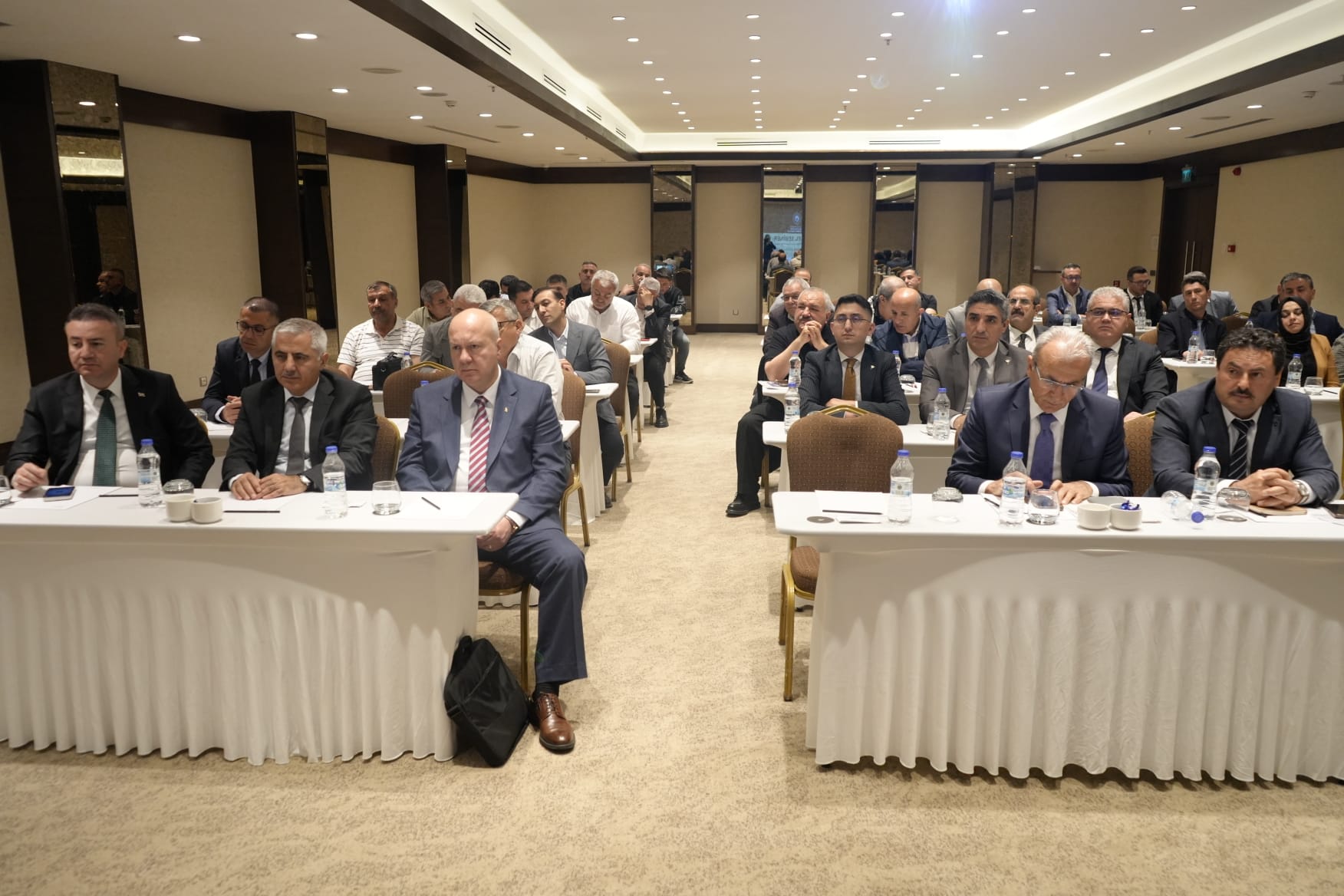 Bakanlığımız Mesleki Hizmetler Genel Müdürlüğü tarafından , ilimizde  Kooperatiflerle ilgili bölgesel toplantı düzenlendi.