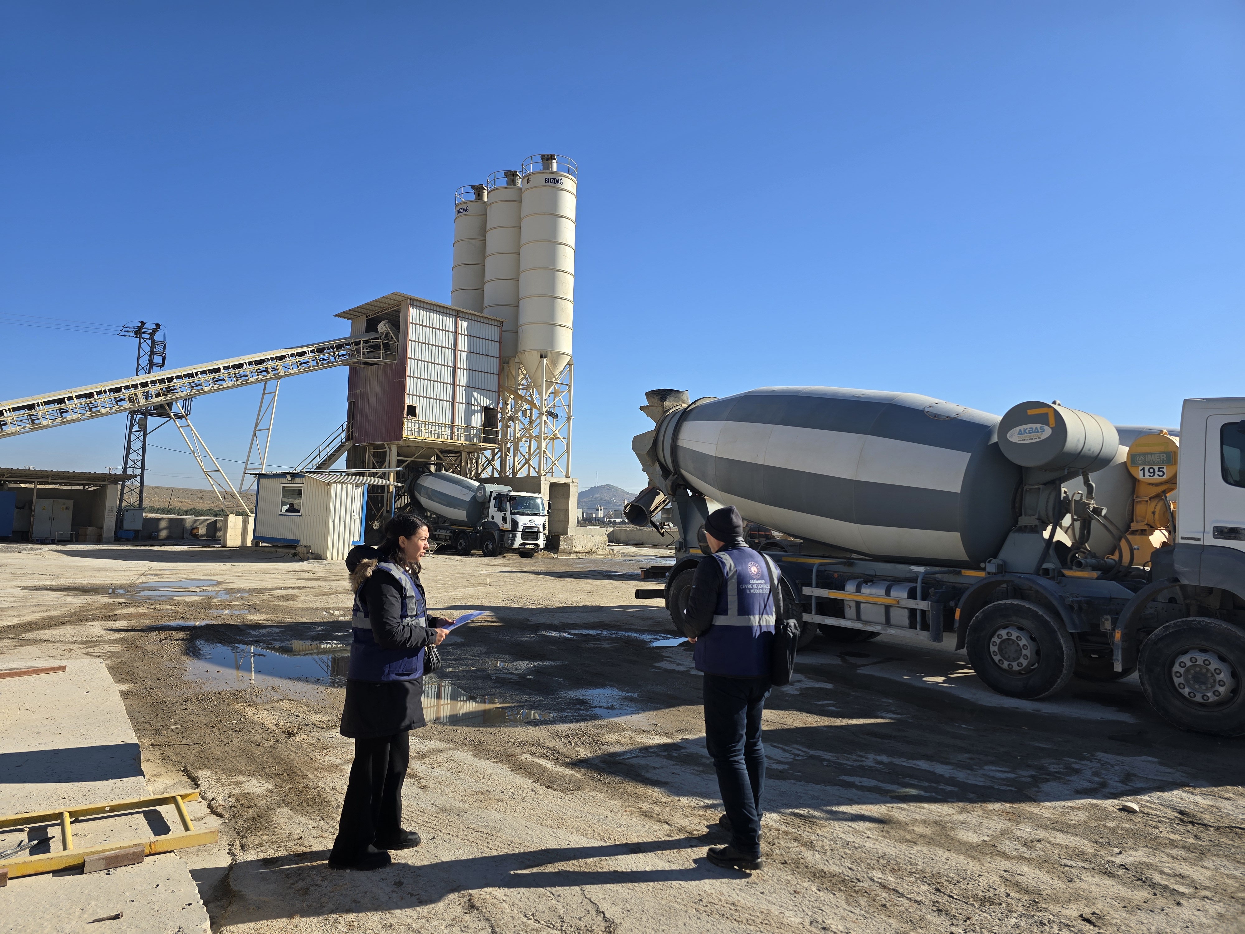 Çevresel Etki Değerlendirmesi Yönetmeliği kapsamında Hazır Beton Üretim Tesislerine Müdürlüğümüz Teknik Personellerince  denetimler gerçekleştirilmiştir.