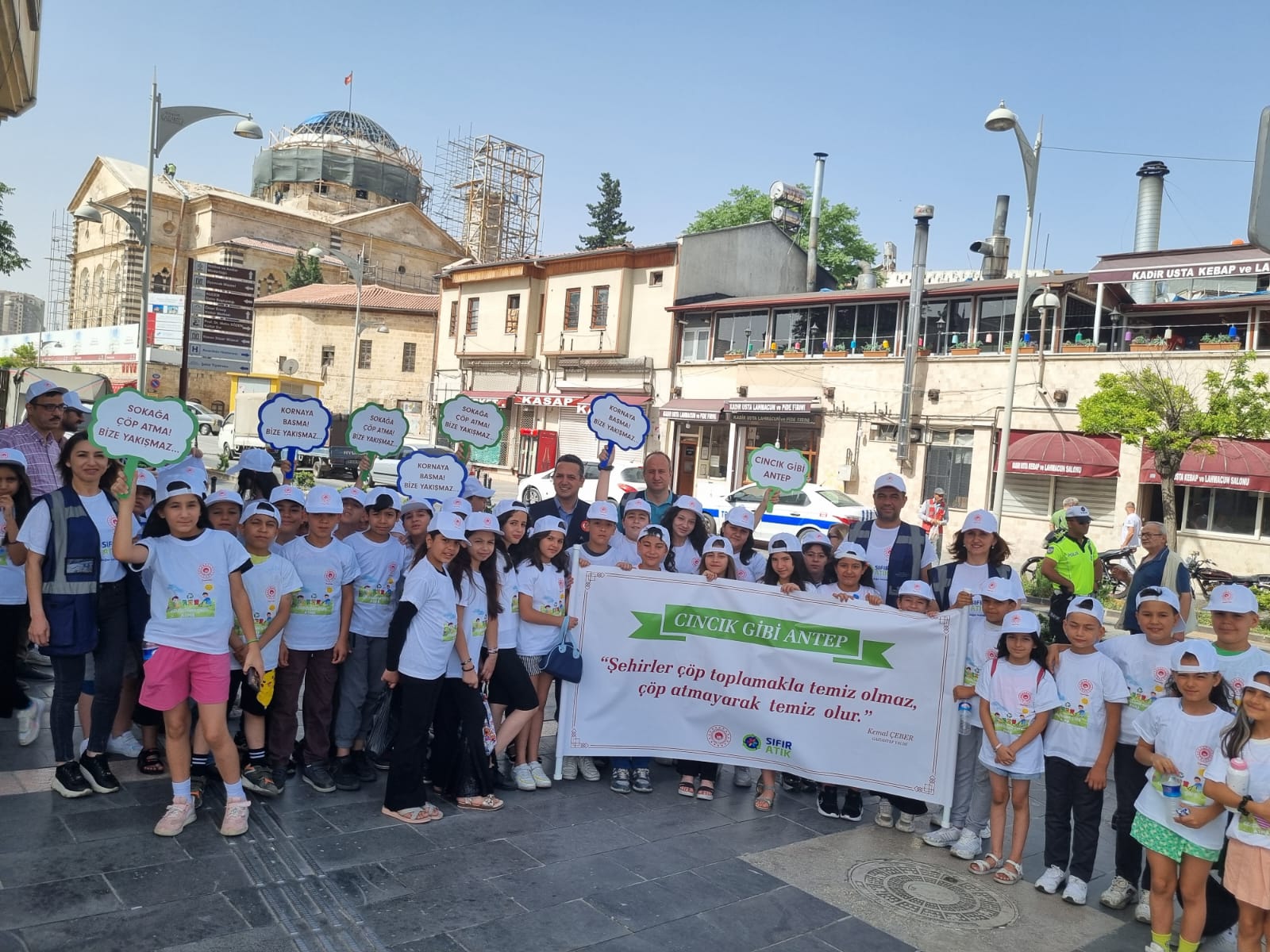 Cıncık Gibi Antep projesi kapsamında Sokak Temizliği etkinliği düzenledik.