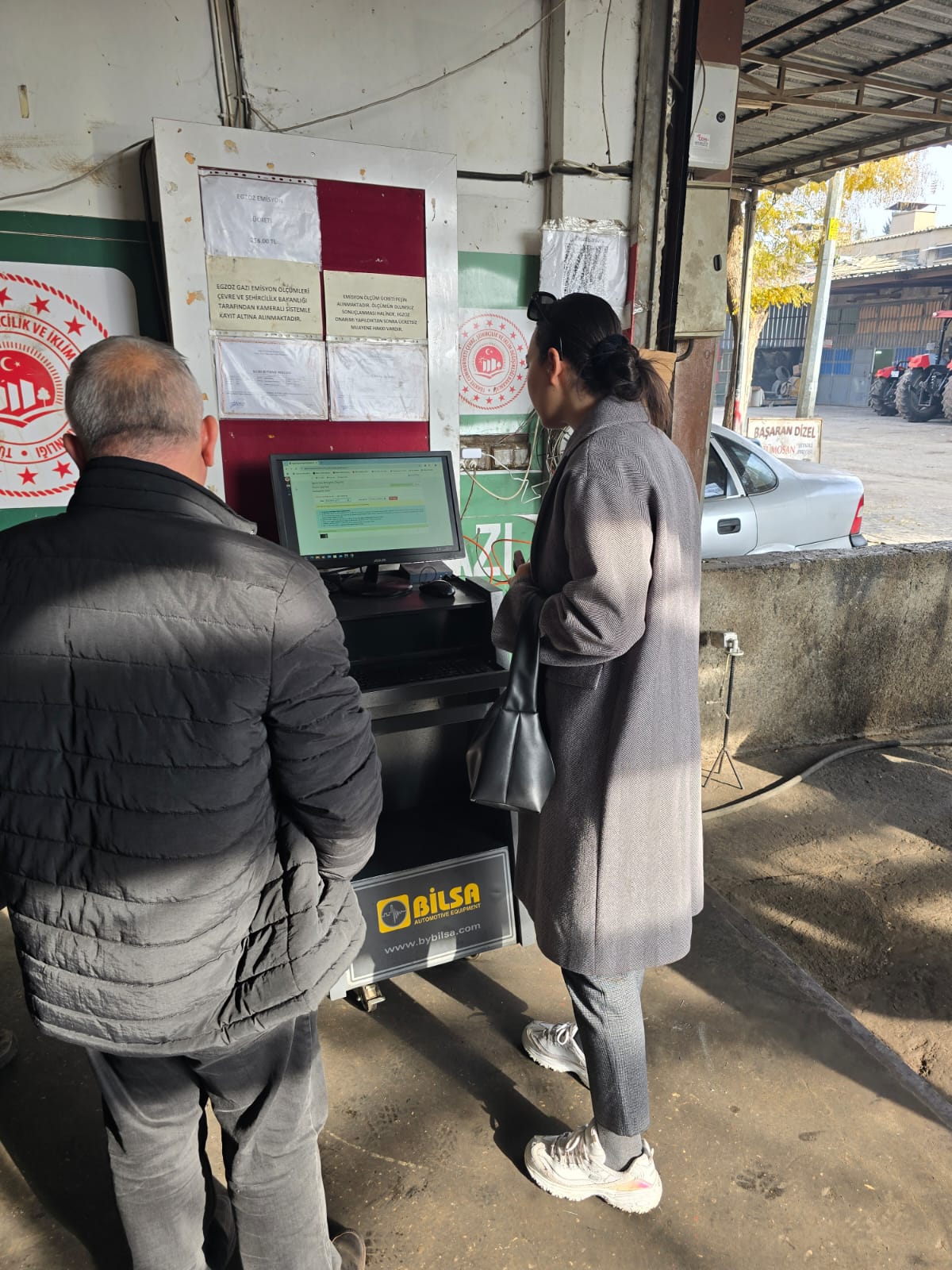 ''Egzoz Emisyonu Kontrolü Yönetmeliği'' kapsamında ilimizde faaliyet gösteren emisyon ölçüm noktalarına denetimlerimizi sürdürmekteyiz.