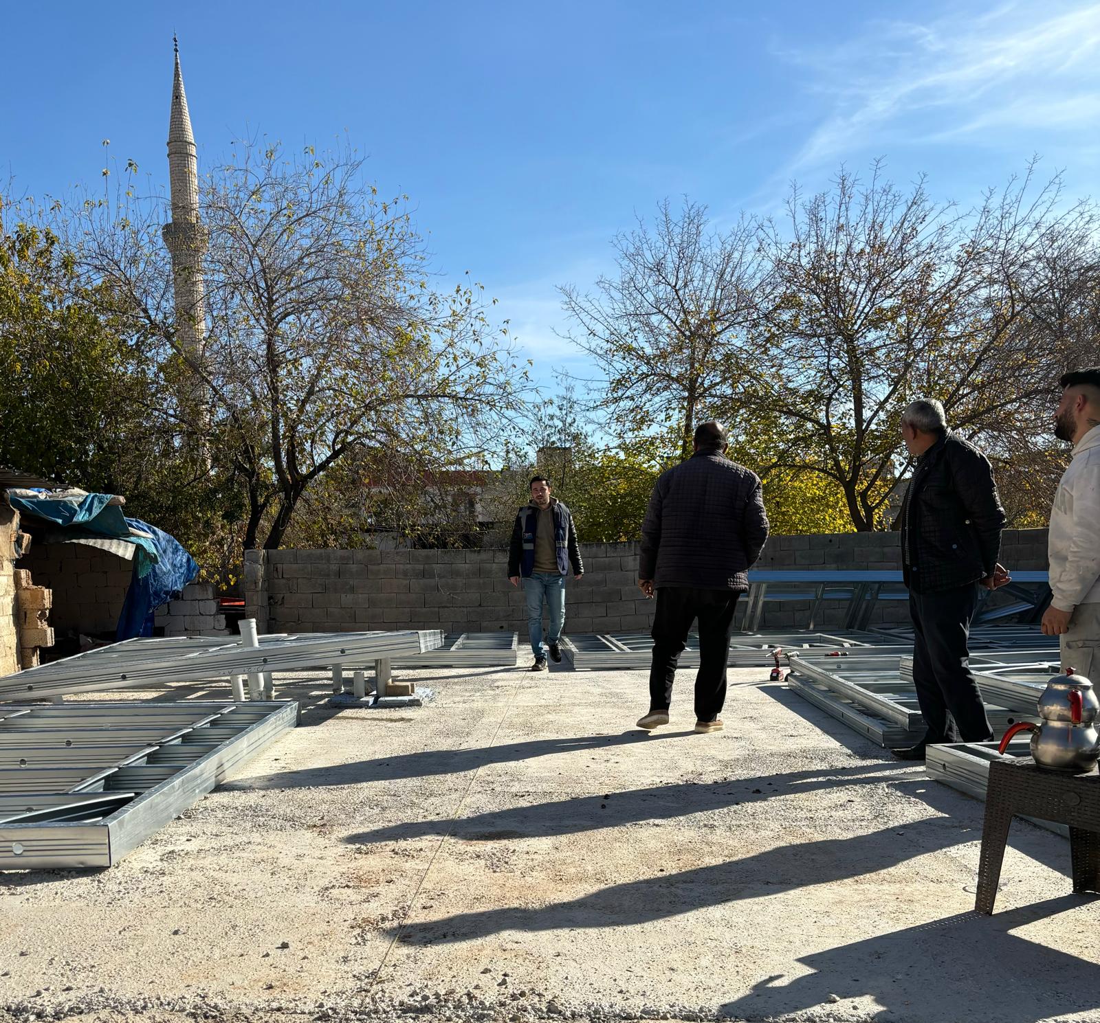 Gaziantep ili , ilçelerinde yapılmakta olan hafif Çelik köy konutları yerinde denetimleri yapılmış olup vatandaş bilgilendirilmiştir.