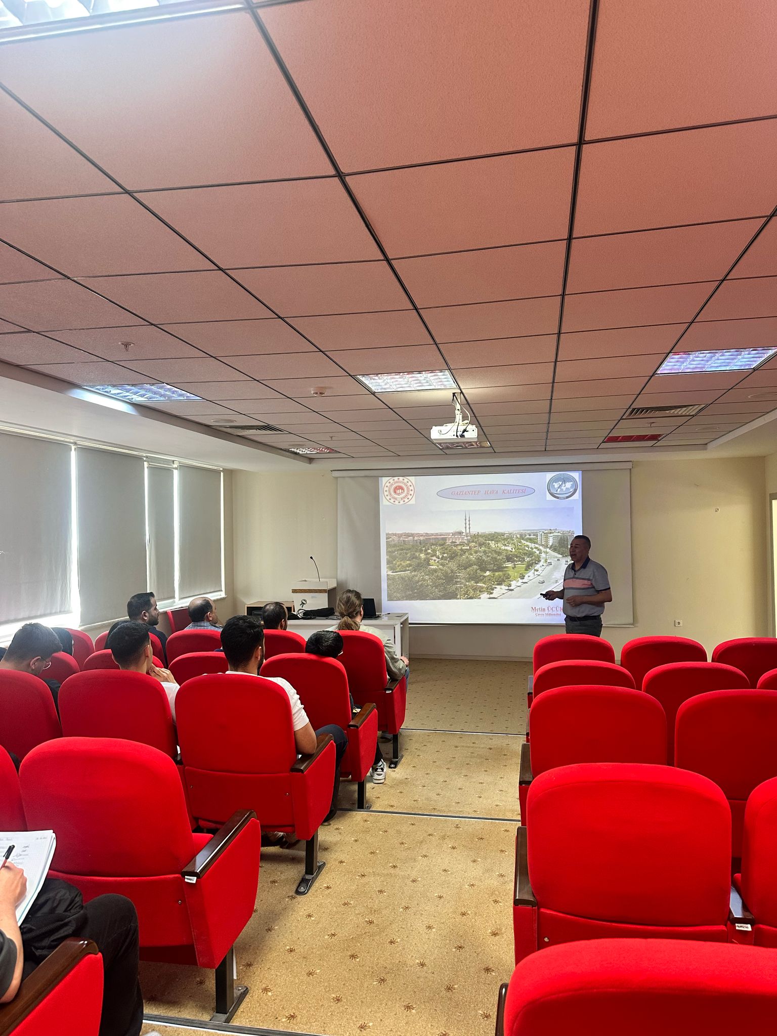 Gaziantep İslam bilim ve teknoloji Üniversitesi öğrenci ve  ögretim Üyelerine yönelik olarak  , 24/04/2025 tarihinde, Hava kalitesi konusunda   İl Müdürlüğümüzce Eğitim semineri düzenlenmiştir.