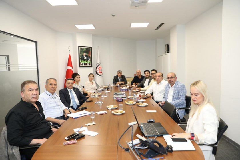 Gaziantep Ticaret Odasında Kentsel Dönüşüm ve Yerinde Dönüşüm Projesi Kapsamında Bilgilendirme Toplantısı Gerçekleştirildi