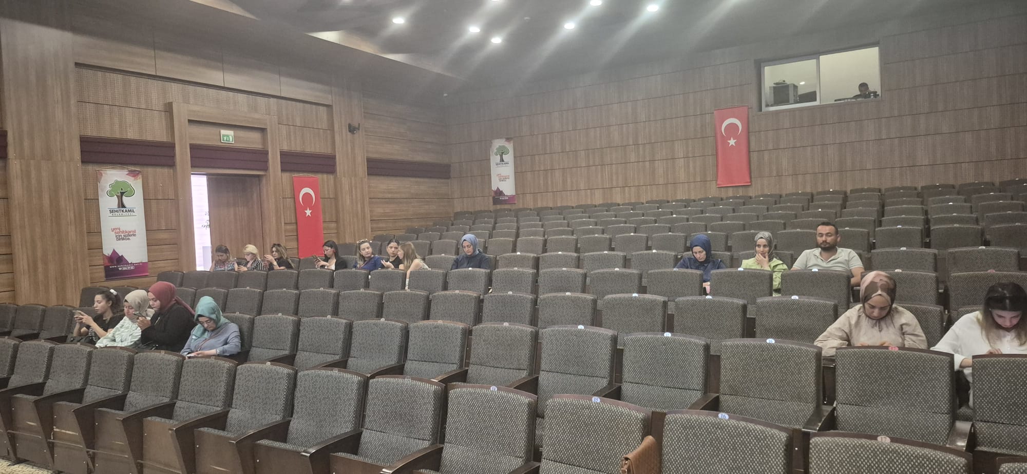 İl Müdürlüğümüz tarafından Aile Destek Merkezi ( ADEM) ve Sosyal Dayanışma Merkezi ( SODAM) koordinatör ve eğiticilerine yönelik sıfır atık eğitimi verilmiştir