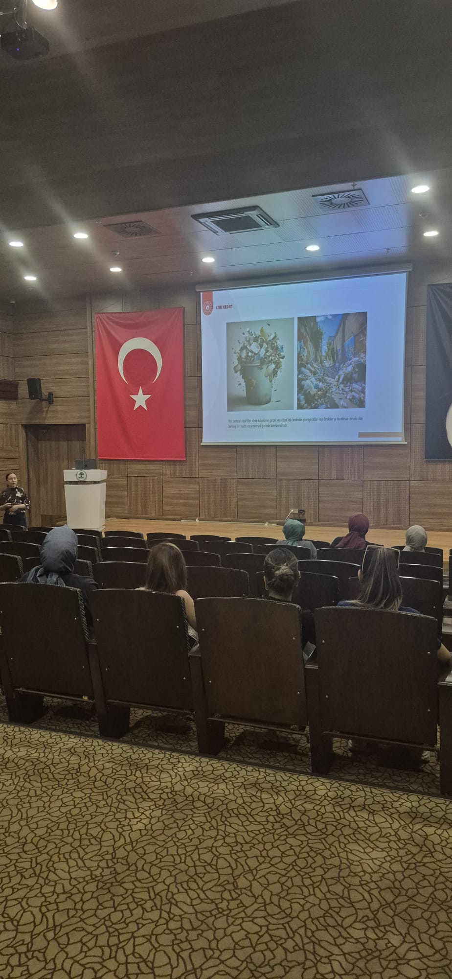 İl Müdürlüğümüz tarafından Aile Destek Merkezi ( ADEM) ve Sosyal Dayanışma Merkezi ( SODAM) koordinatör ve eğiticilerine yönelik sıfır atık eğitimi verilmiştir