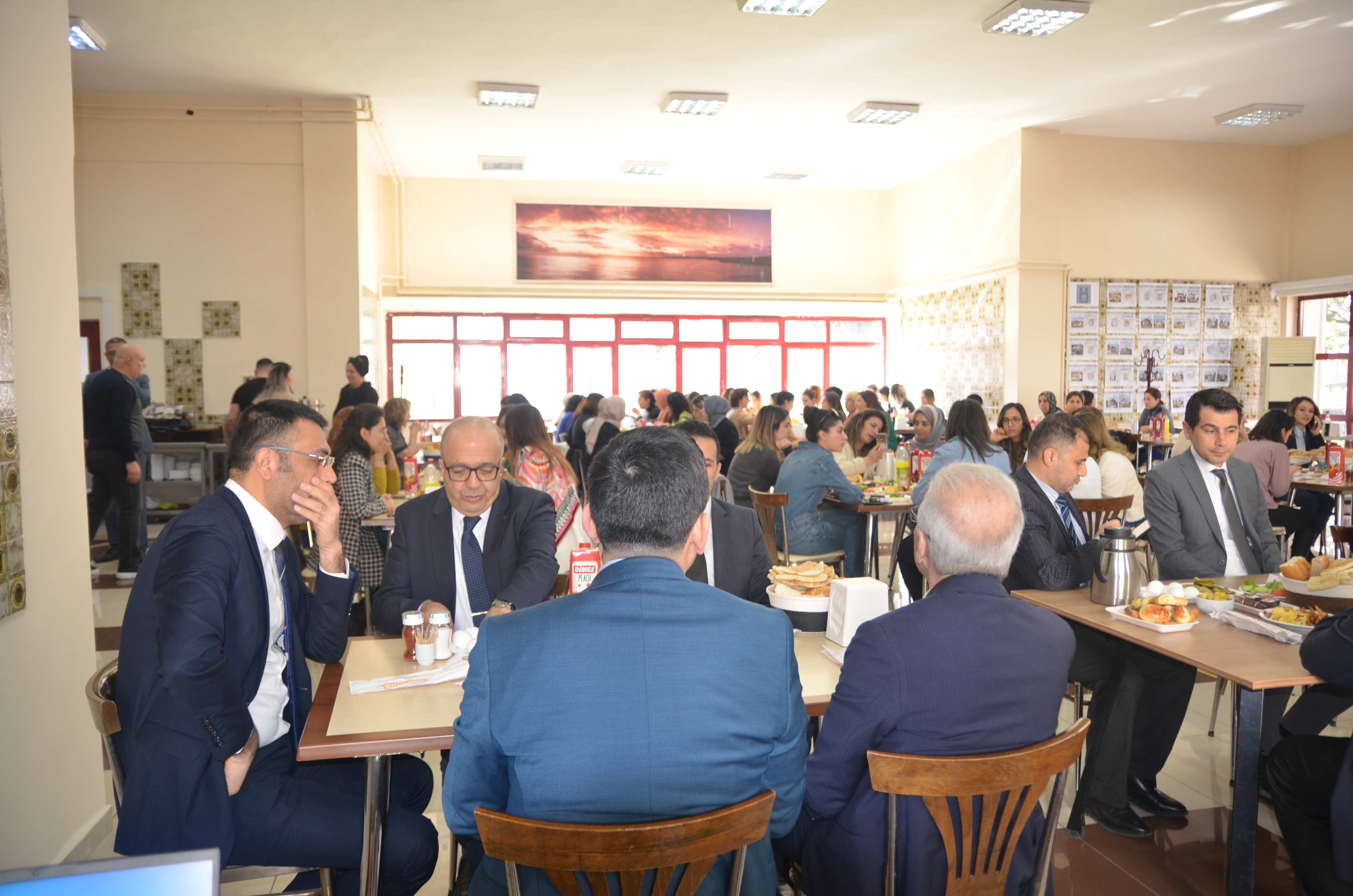 İL MÜDÜRÜMÜZ VE YÖNETİCİLERİMİZ ‘8 MART DÜNYA KADINLAR GÜNÜ’MÜZÜ KUTLADIRLAR