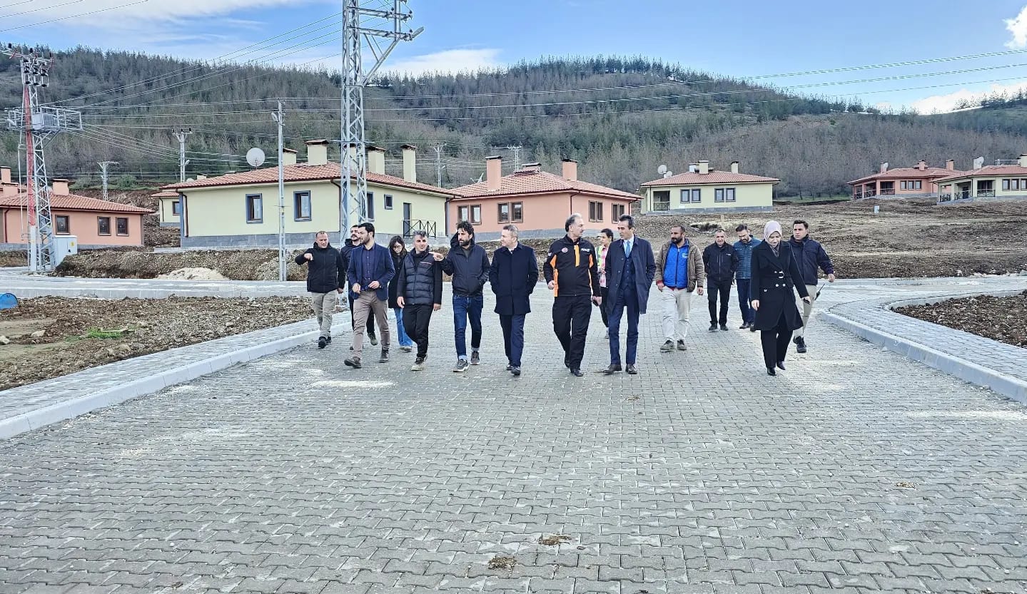 İl Müdürümüz Sayın Hakan ŞİMŞEK, AFAD İl Müdürü ve Nurdağı Kaymakamı ile Nurdağı Mesthöyükte şantiye gezisi gerçekleştirdi.