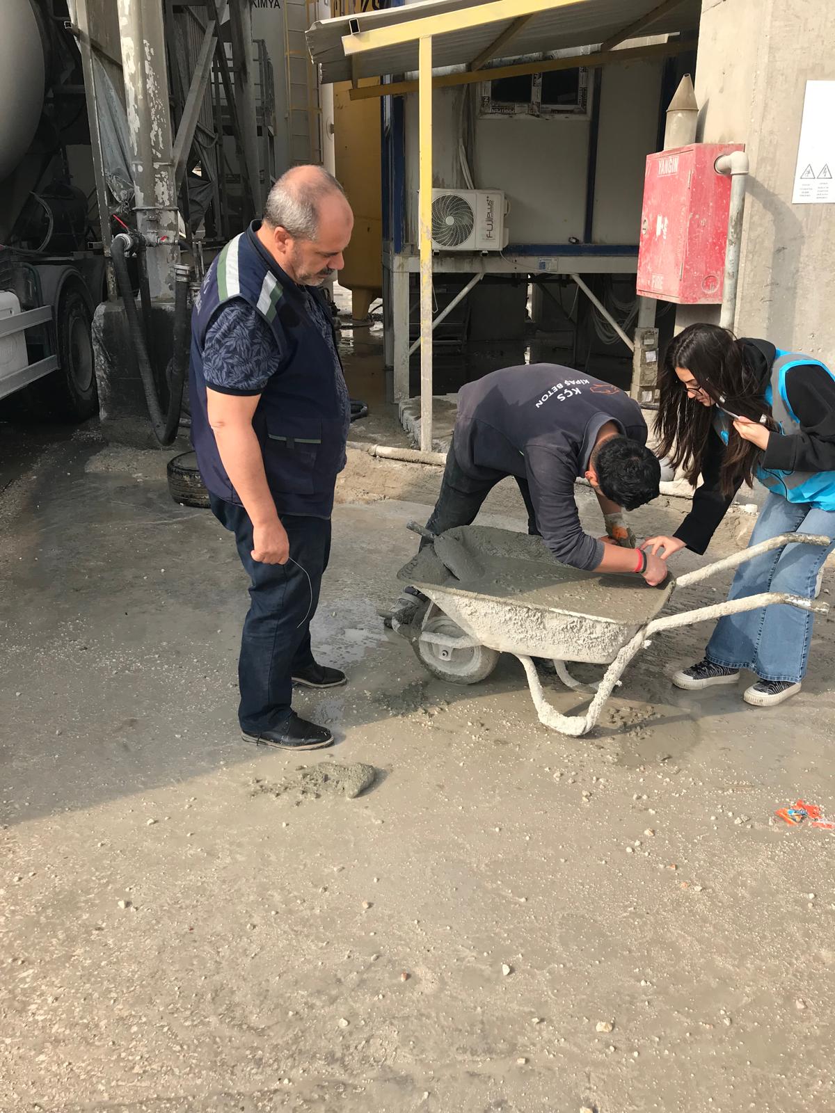 İlimiz genelinde piyasaya hazır beton arz eden firmalara yönelik Numune Alımı ve Teknik Dosya kapsamında denetimlerimiz devam etmektedir.