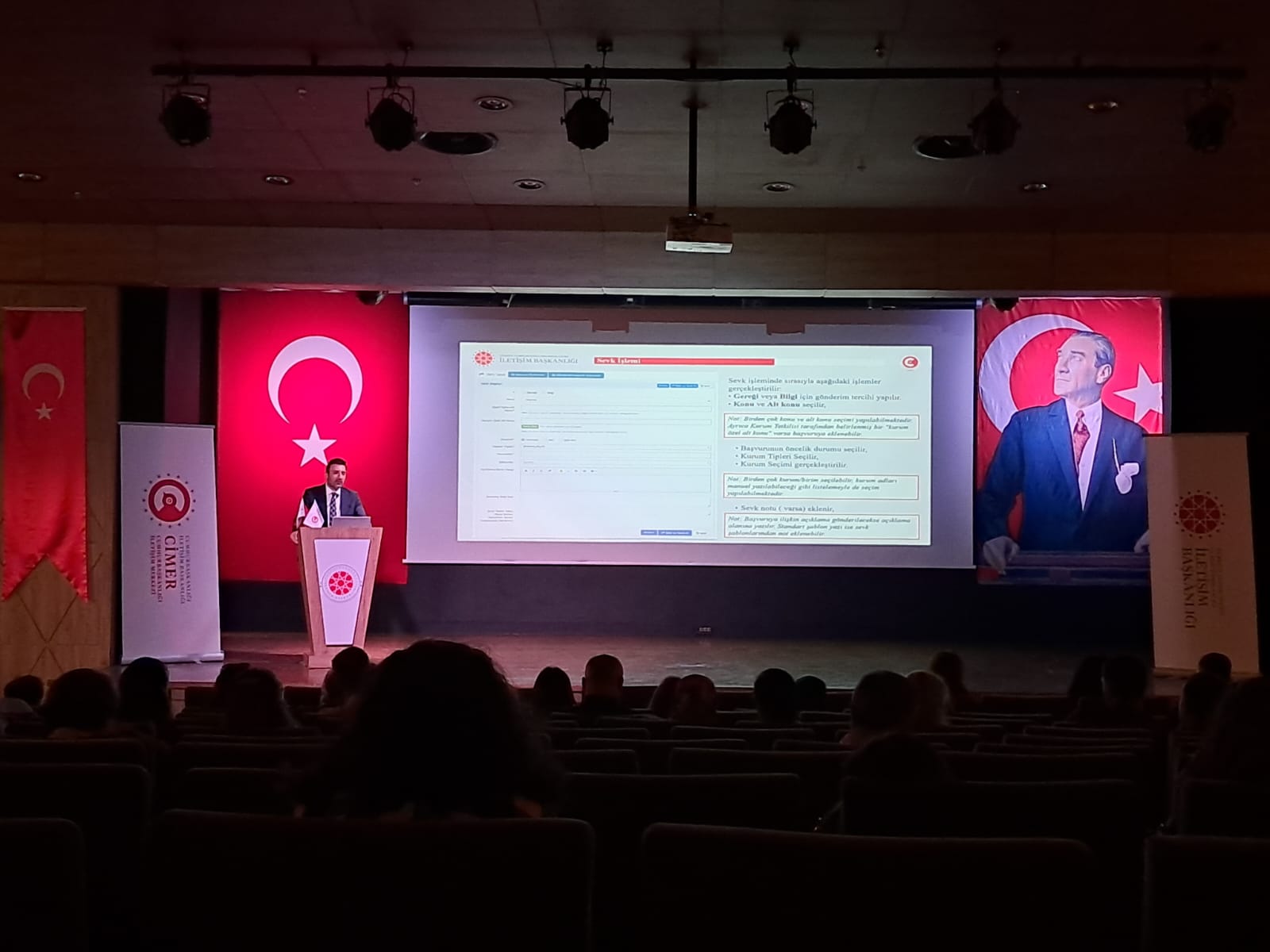 Valimiz Kemal Çeber, “CİMER Yetkili ve Sorumluları Eğitimi” açılış törenine katılarak eğitimin faydalı geçmesi temennisinde bulundu.