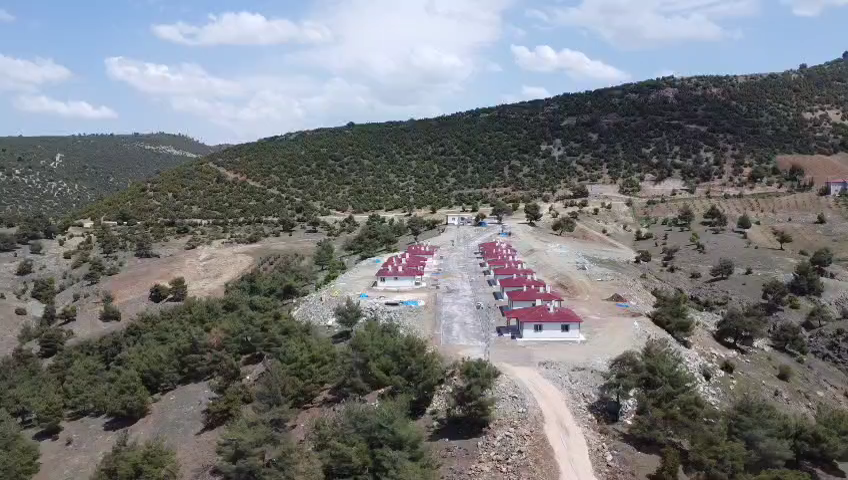 Yapımı Devam Eden ve Tamamlanan Kırsal Deprem Konutlarımızdan Görüntüler