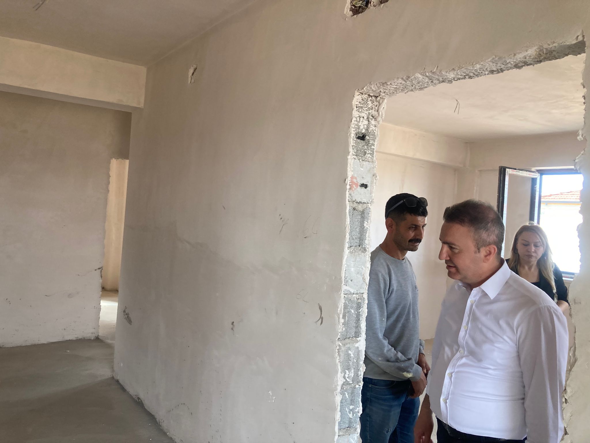 Yavuzeli ilçesinde yapılan betonarme ve çelik deprem konutlarına İl müdürümüz ve teknik heyet tarafından saha denetimleri yapılmıştır