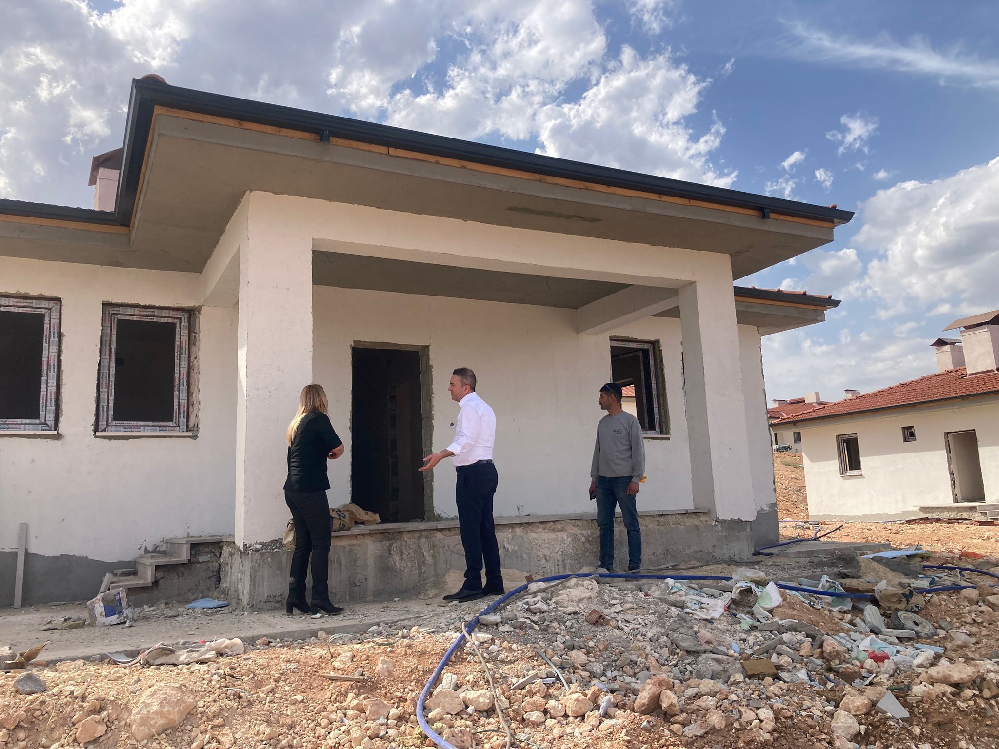 Yavuzeli ilçesinde yapılan betonarme ve çelik deprem konutlarına İl müdürümüz ve teknik heyet tarafından saha denetimleri yapılmıştır