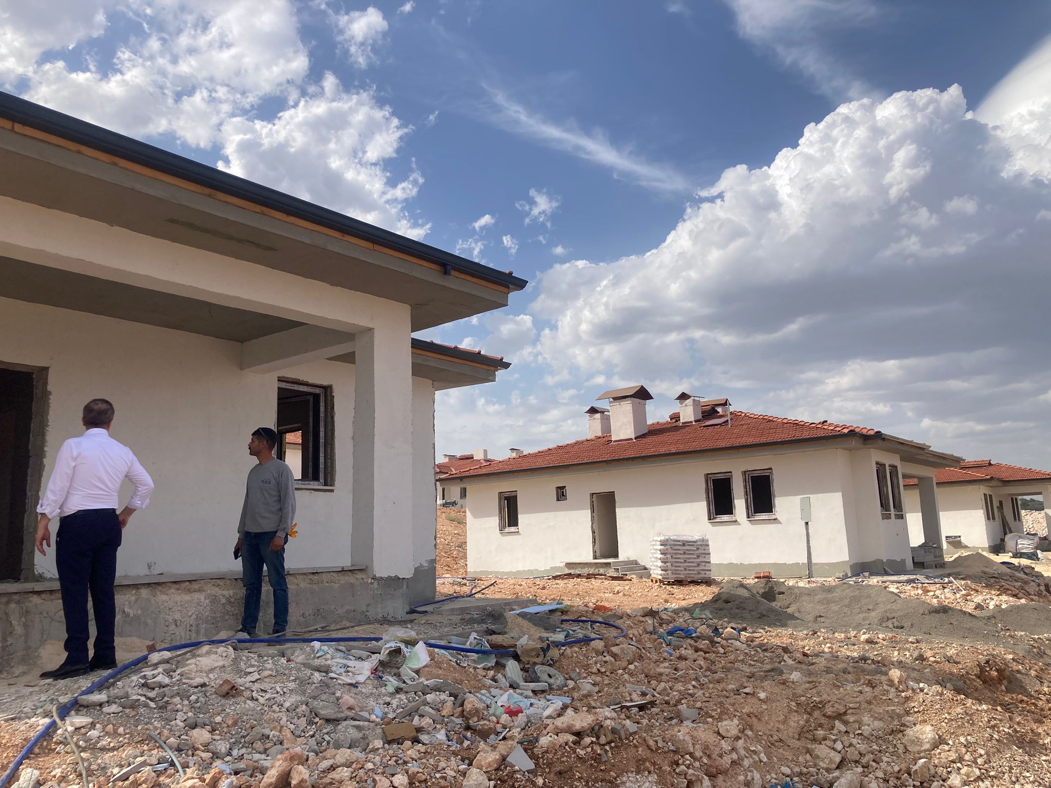 Yavuzeli ilçesinde yapılan betonarme ve çelik deprem konutlarına İl müdürümüz ve teknik heyet tarafından saha denetimleri yapılmıştır