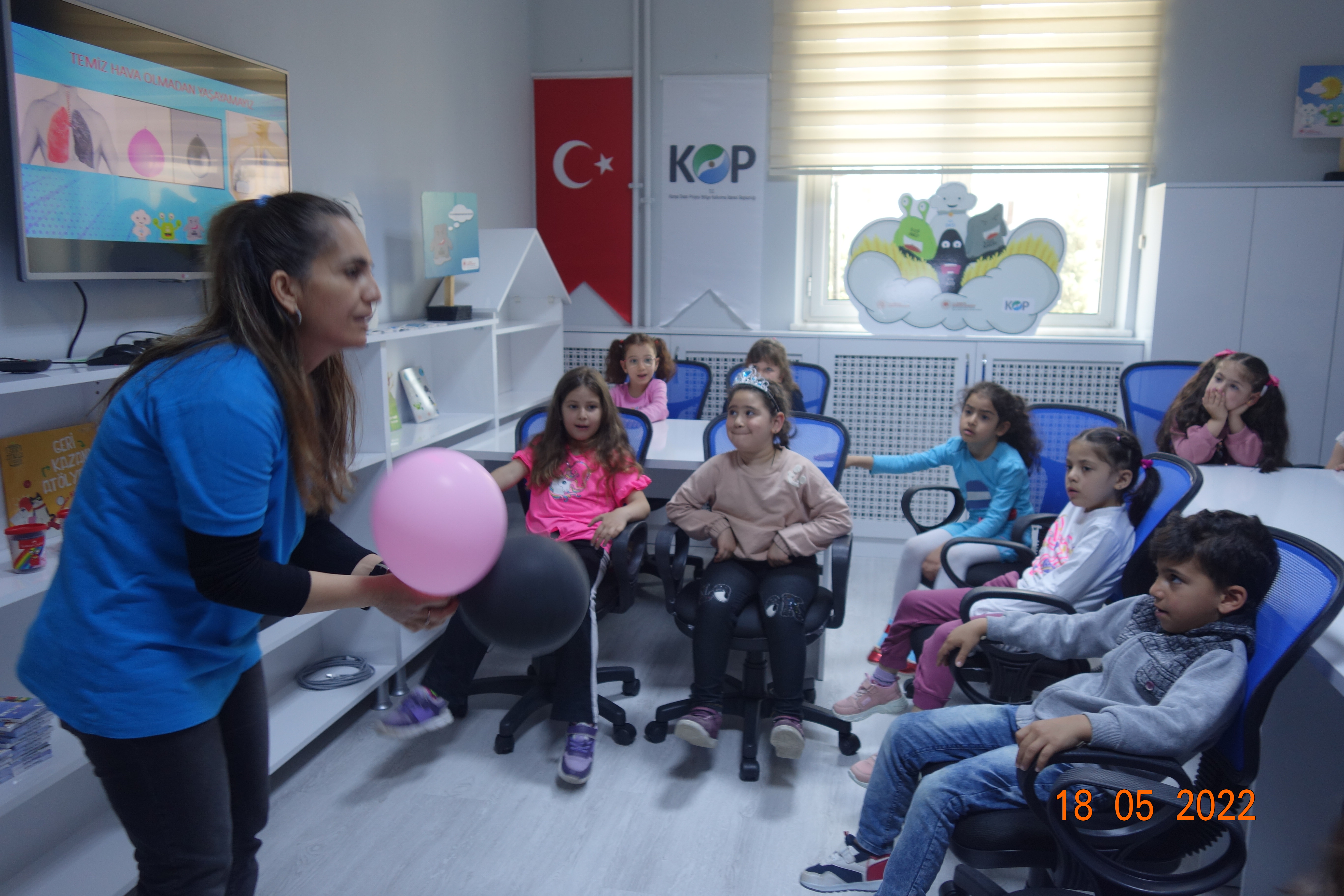 “KOP Temiz Hava, Sıfır Atık, Geri Dönüşüm Kütüphanesi Projesi” kapsamında Selçuklu Konya Büyükşehir Belediyesi Dostluk Anaokulu öğrencilerini misafir ettik.