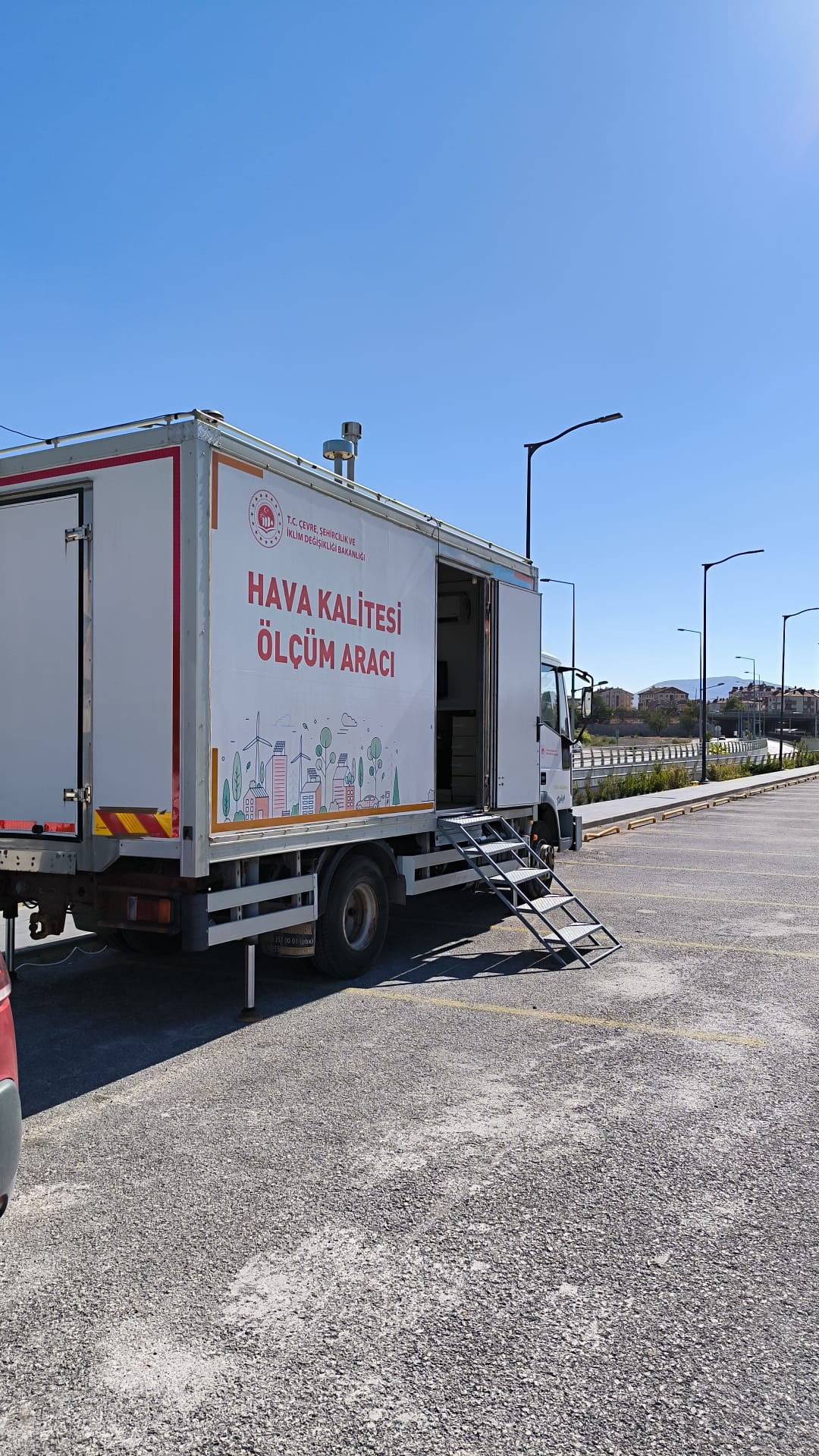 Seyyar Hava Kalitesi Ölçüm Aracı Selçuklu YHT Garı Otoparkında Ölçümlerine Başlamıştır