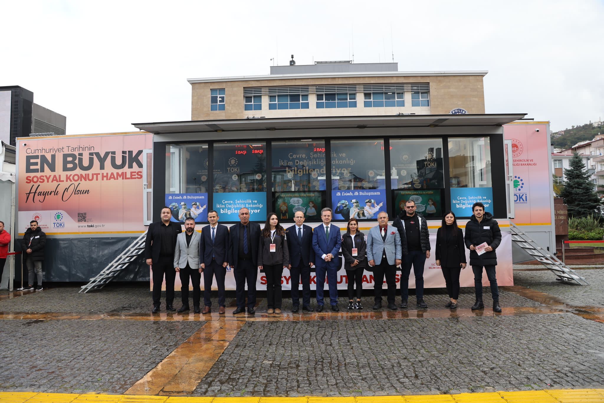 Valimiz Sayın Enver ÜNLÜ'nün TOKİ Tanıtım Tırımızı Ziyareti